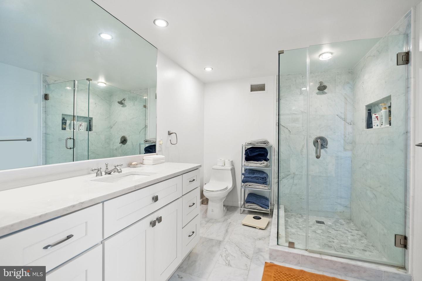 700 NEW HAMPSHIRE AVE NW #905, WASHINGTON, District Of Columbia 20037, 1 Bedroom Bedrooms, ,1 BathroomBathrooms,Residential,For sale,700 NEW HAMPSHIRE AVE NW #905,DCDC2220152 MLS # DCDC2220152