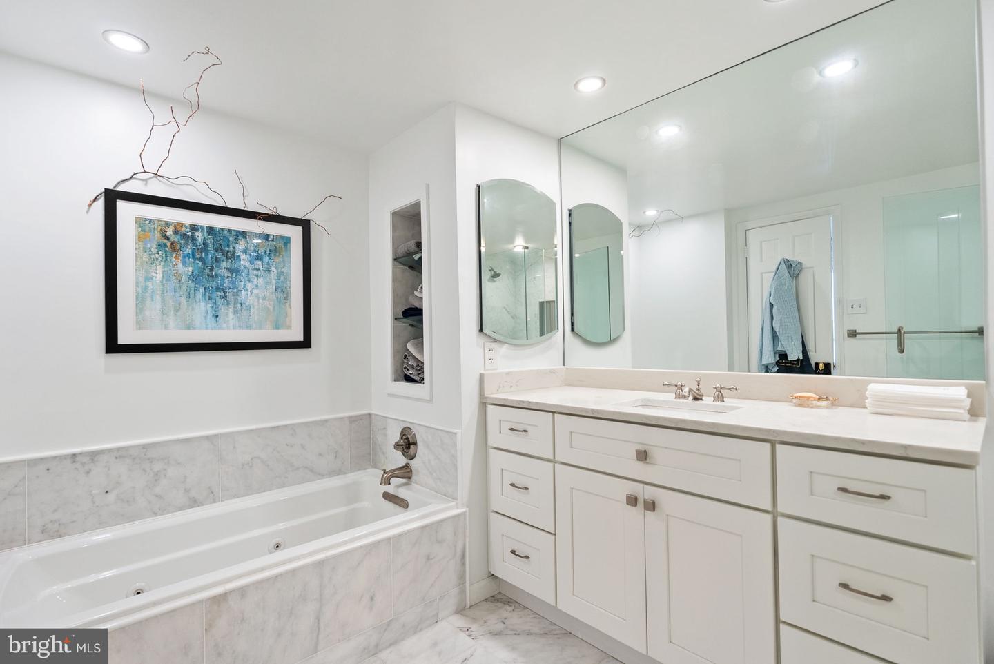 700 NEW HAMPSHIRE AVE NW #905, WASHINGTON, District Of Columbia 20037, 1 Bedroom Bedrooms, ,1 BathroomBathrooms,Residential,For sale,700 NEW HAMPSHIRE AVE NW #905,DCDC2220152 MLS # DCDC2220152