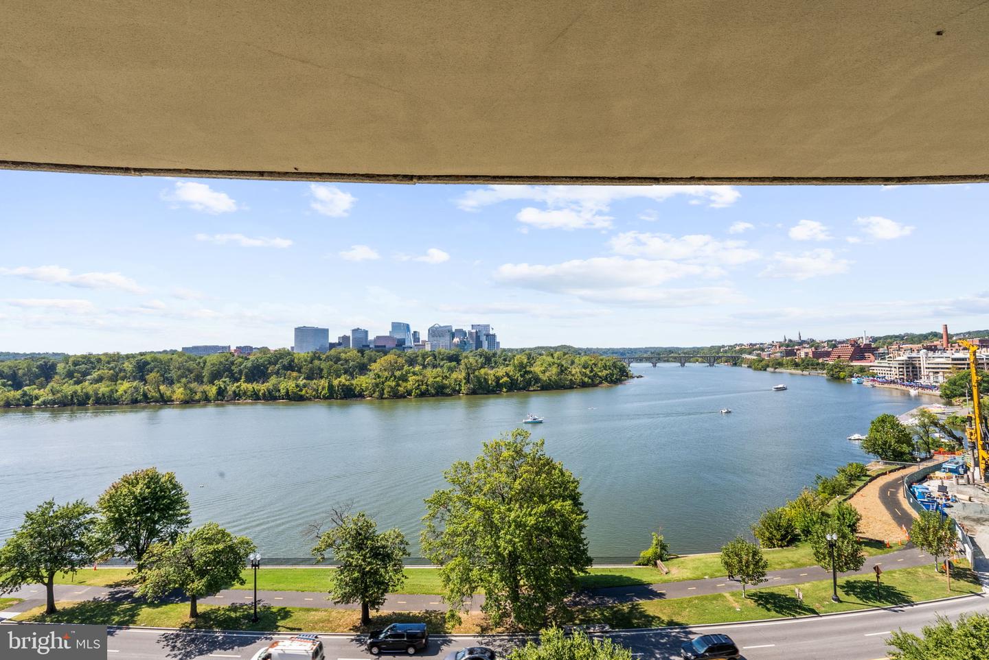 700 NEW HAMPSHIRE AVE NW #905, WASHINGTON, District Of Columbia 20037, 1 Bedroom Bedrooms, ,1 BathroomBathrooms,Residential,For sale,700 NEW HAMPSHIRE AVE NW #905,DCDC2220152 MLS # DCDC2220152