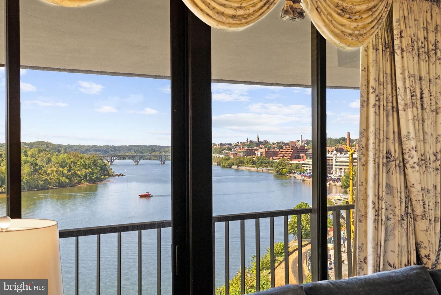 700 NEW HAMPSHIRE AVE NW #905, WASHINGTON, District Of Columbia 20037, 1 Bedroom Bedrooms, ,1 BathroomBathrooms,Residential,For sale,700 NEW HAMPSHIRE AVE NW #905,DCDC2220152 MLS # DCDC2220152