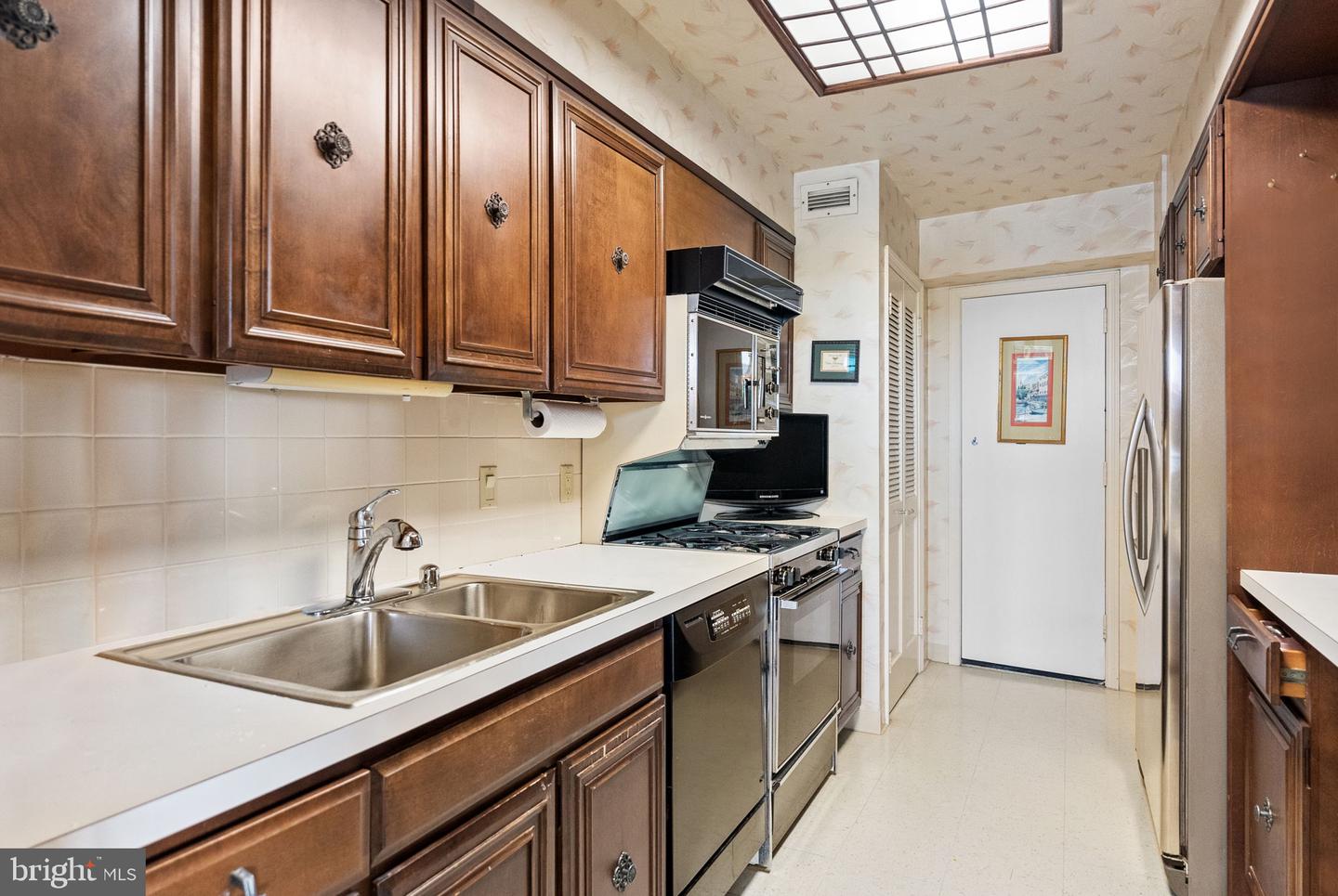 700 NEW HAMPSHIRE AVE NW #905, WASHINGTON, District Of Columbia 20037, 1 Bedroom Bedrooms, ,1 BathroomBathrooms,Residential,For sale,700 NEW HAMPSHIRE AVE NW #905,DCDC2220152 MLS # DCDC2220152