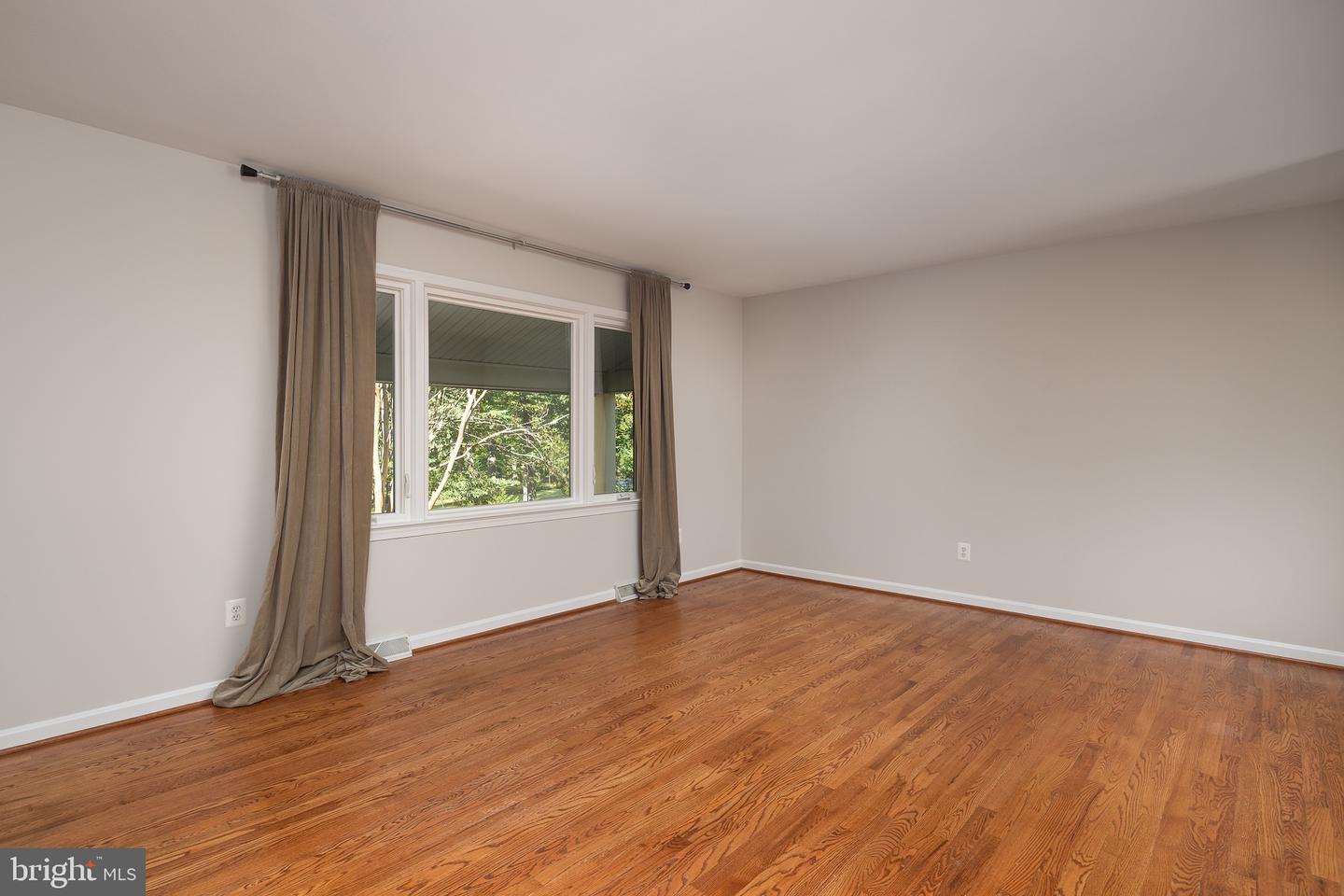 4509 MARTINWOOD DR, HAYMARKET, Virginia 20169, 4 Bedrooms Bedrooms, 13 Rooms Rooms,3 BathroomsBathrooms,Residential,For sale,4509 MARTINWOOD DR,VAPW2103206 MLS # VAPW2103206