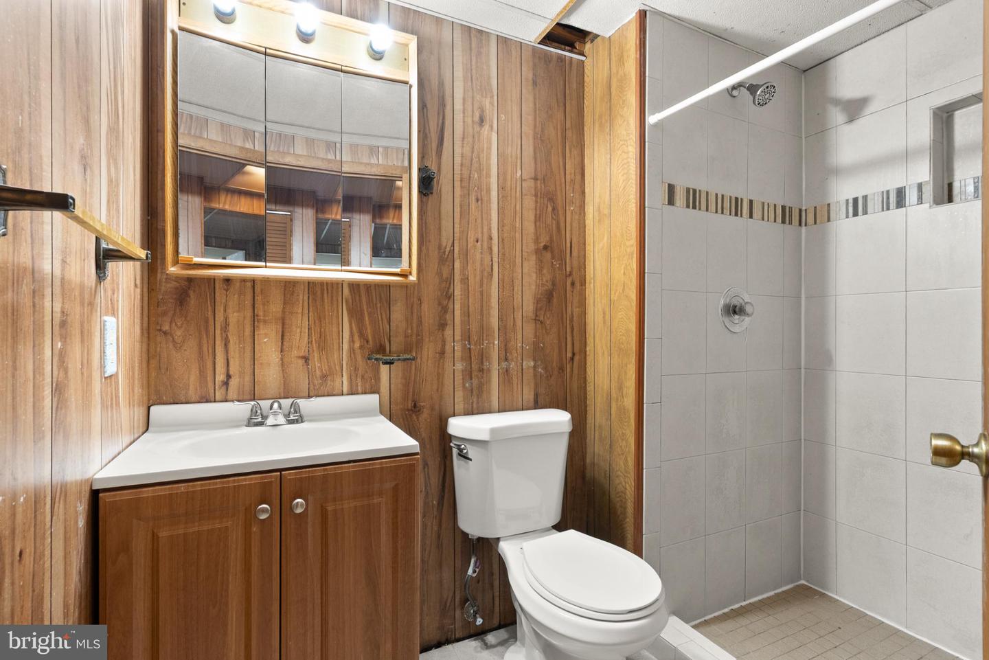 4332 EILEEN CT, WOODBRIDGE, Virginia 22193, 3 Bedrooms Bedrooms, 12 Rooms Rooms,2 BathroomsBathrooms,Residential,For sale,4332 EILEEN CT,VAPW2103334 MLS # VAPW2103334