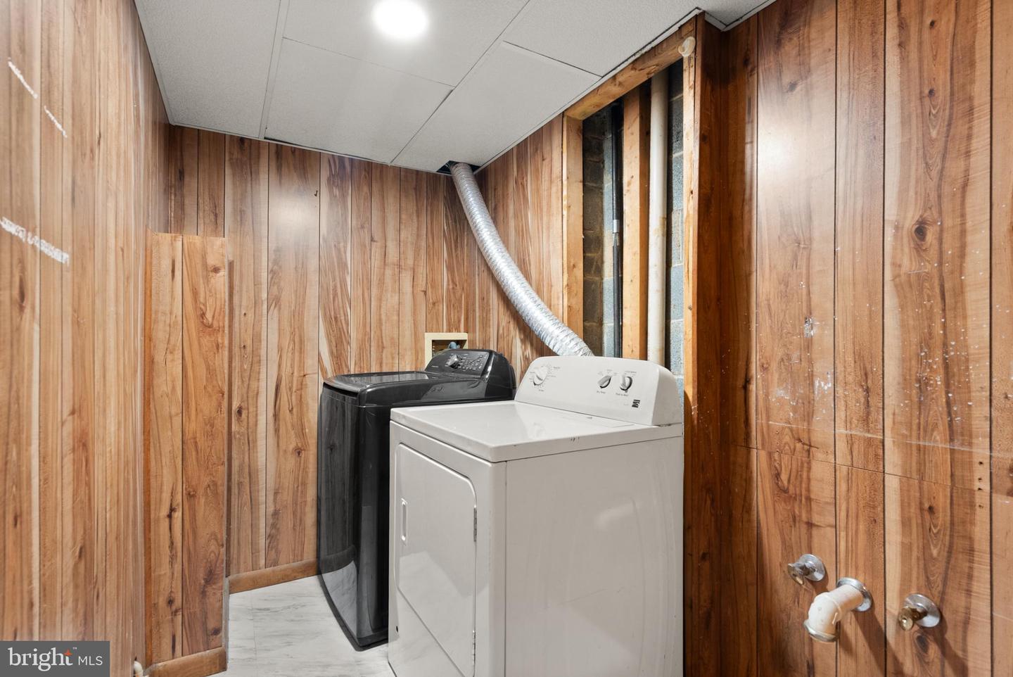 4332 EILEEN CT, WOODBRIDGE, Virginia 22193, 3 Bedrooms Bedrooms, 12 Rooms Rooms,2 BathroomsBathrooms,Residential,For sale,4332 EILEEN CT,VAPW2103334 MLS # VAPW2103334