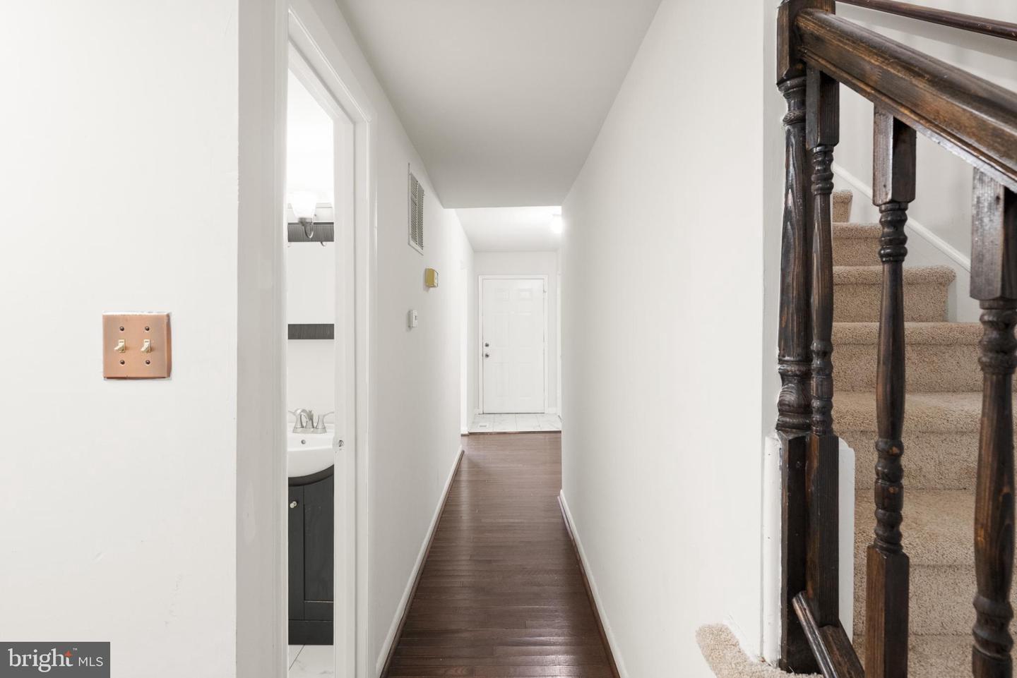 4332 EILEEN CT, WOODBRIDGE, Virginia 22193, 3 Bedrooms Bedrooms, 12 Rooms Rooms,2 BathroomsBathrooms,Residential,For sale,4332 EILEEN CT,VAPW2103334 MLS # VAPW2103334