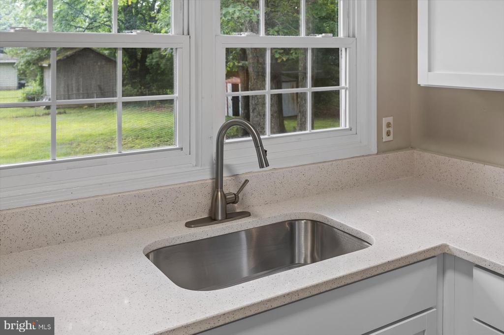 809 SHERWOOD LN, FREDERICKSBURG, Virginia 22407, 3 Bedrooms Bedrooms, ,2 BathroomsBathrooms,Residential,809 SHERWOOD LN,VASP2037476 MLS # VASP2037476