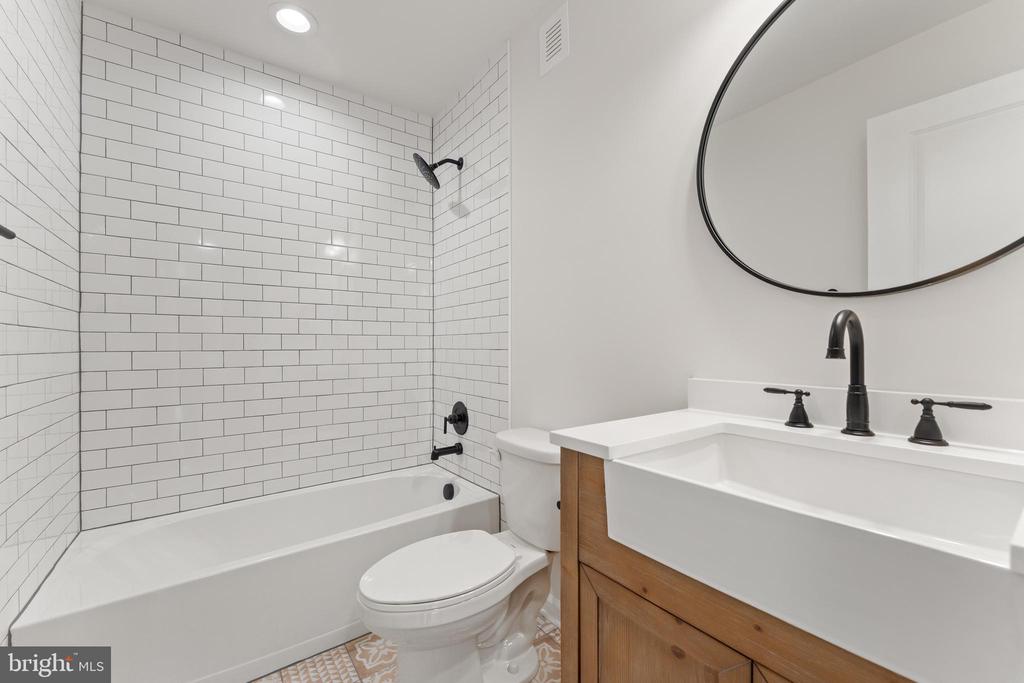 111 FAIRWAY DR, LOUISA, Virginia 23093, 5 Bedrooms Bedrooms, ,3 BathroomsBathrooms,Residential,111 FAIRWAY DR,VALA2008872 MLS # VALA2008872