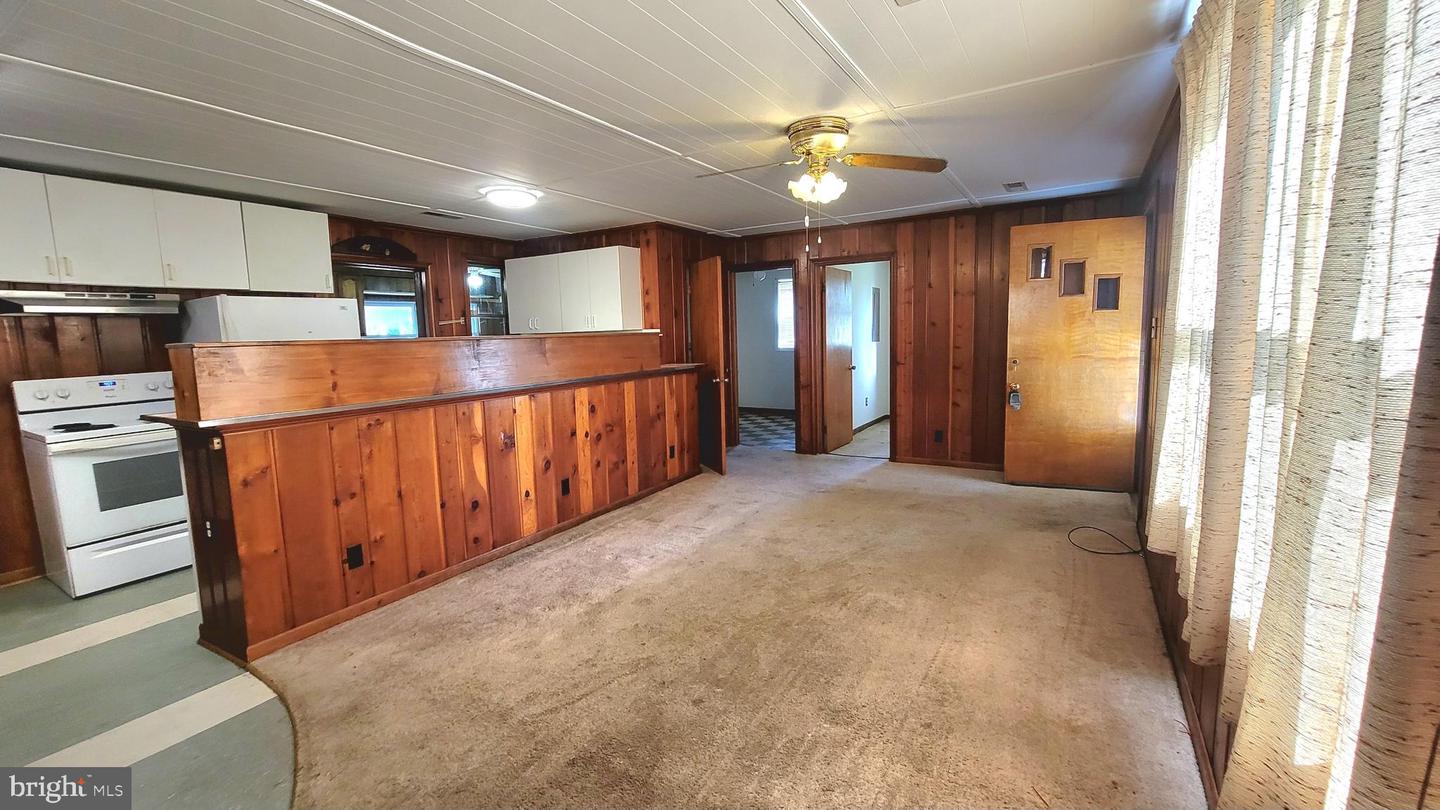 1032 HOLLY VISTA DR, COLONIAL BEACH, Virginia 22443, 4 Bedrooms Bedrooms, ,2 BathroomsBathrooms,Residential,For sale,1032 HOLLY VISTA DR,VAWE2009732 MLS # VAWE2009732