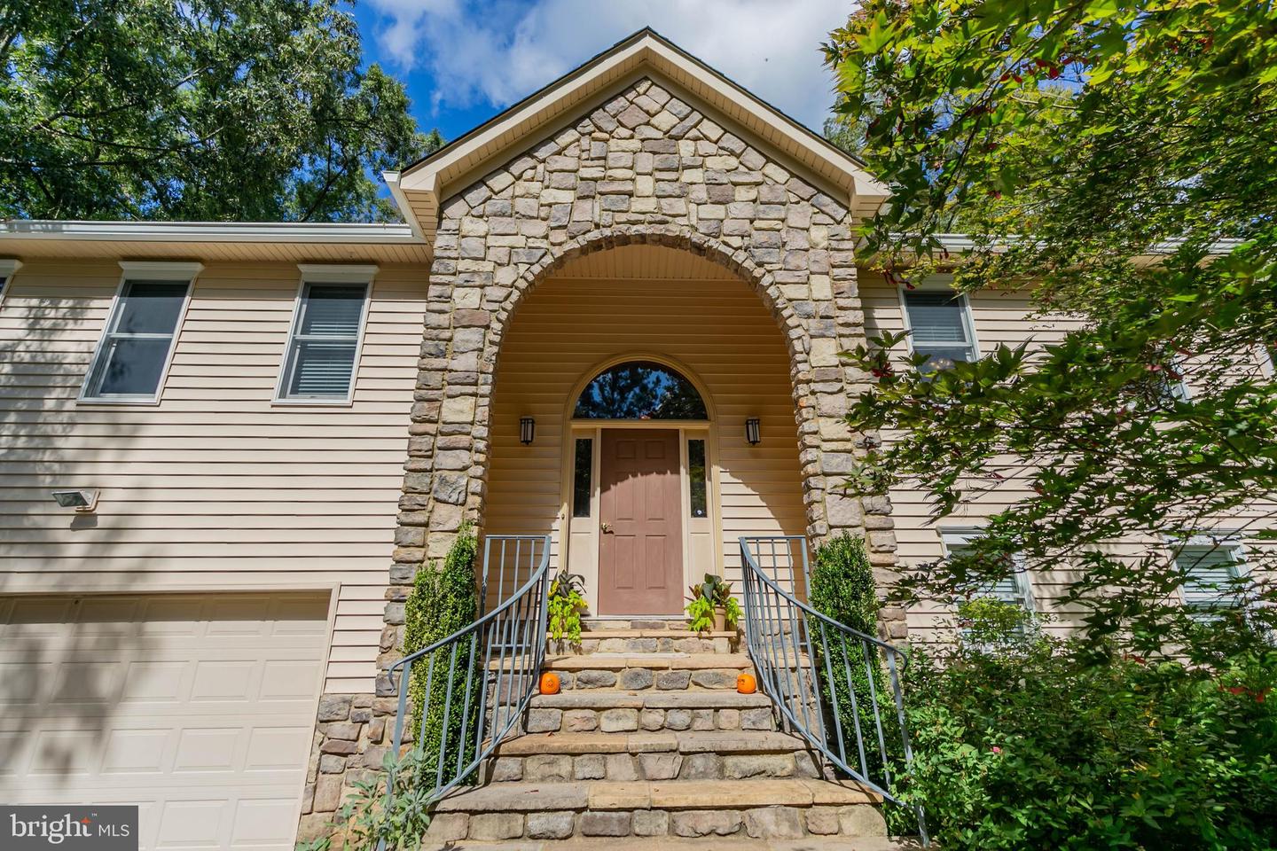 362 LAKE CAROLINE DR, RUTHER GLEN, Virginia 22546, 4 Bedrooms Bedrooms, 9 Rooms Rooms,3 BathroomsBathrooms,Residential,For sale,362 LAKE CAROLINE DR,VACV2008844 MLS # VACV2008844