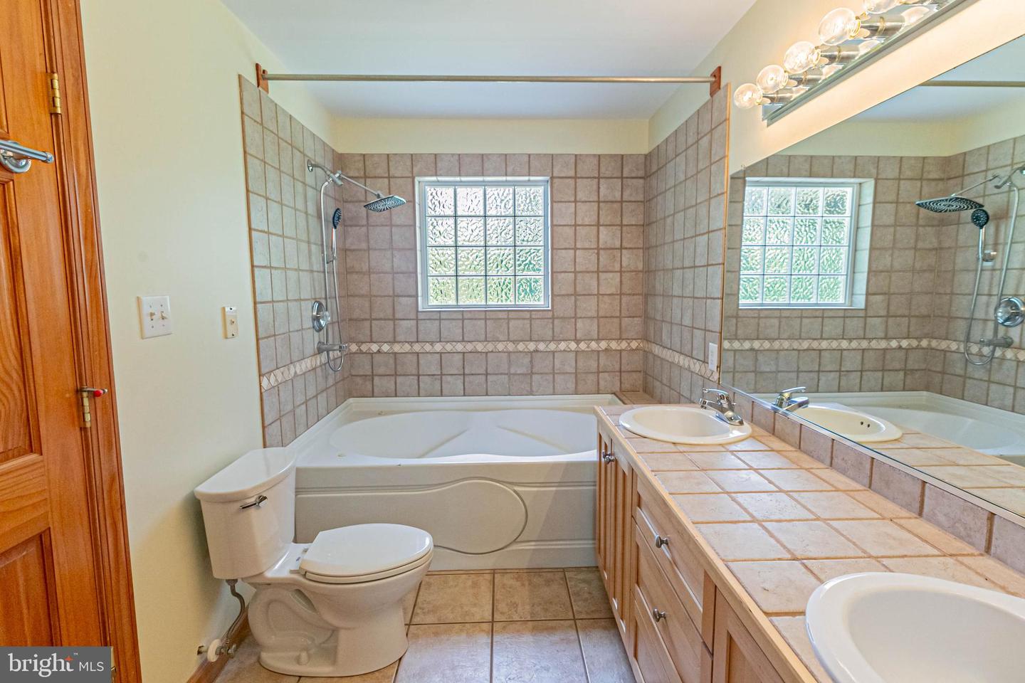 362 LAKE CAROLINE DR, RUTHER GLEN, Virginia 22546, 4 Bedrooms Bedrooms, 9 Rooms Rooms,3 BathroomsBathrooms,Residential,For sale,362 LAKE CAROLINE DR,VACV2008844 MLS # VACV2008844