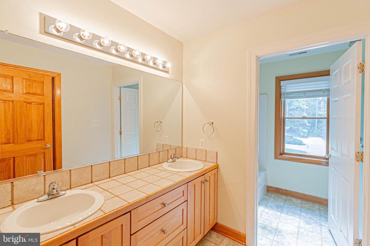 362 LAKE CAROLINE DR, RUTHER GLEN, Virginia 22546, 4 Bedrooms Bedrooms, 9 Rooms Rooms,3 BathroomsBathrooms,Residential,For sale,362 LAKE CAROLINE DR,VACV2008844 MLS # VACV2008844