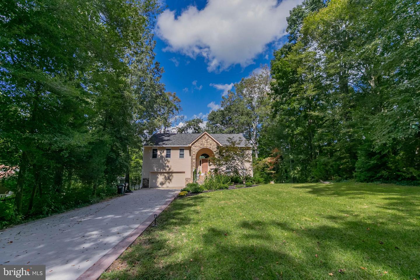 362 LAKE CAROLINE DR, RUTHER GLEN, Virginia 22546, 4 Bedrooms Bedrooms, 9 Rooms Rooms,3 BathroomsBathrooms,Residential,For sale,362 LAKE CAROLINE DR,VACV2008844 MLS # VACV2008844