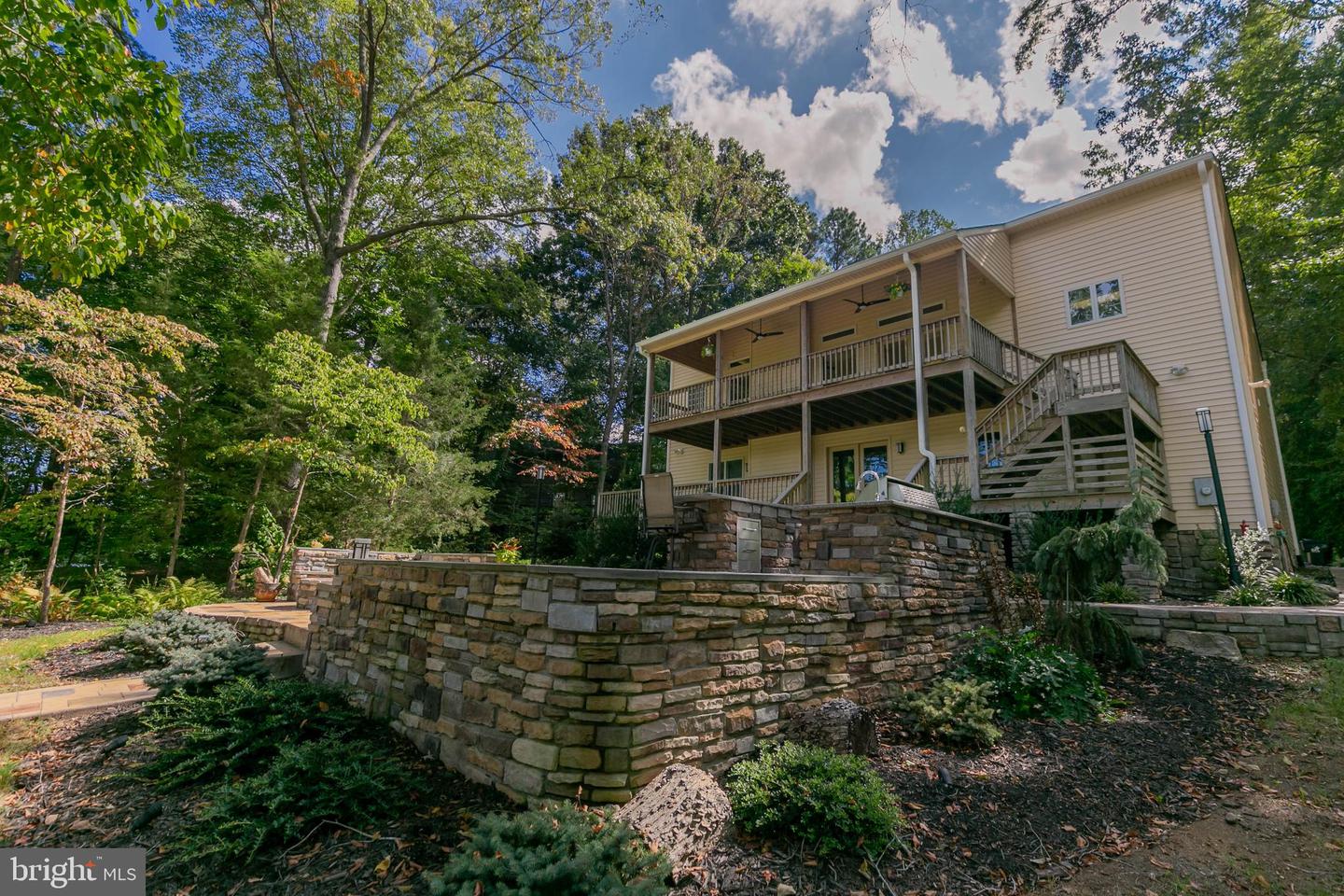 362 LAKE CAROLINE DR, RUTHER GLEN, Virginia 22546, 4 Bedrooms Bedrooms, 9 Rooms Rooms,3 BathroomsBathrooms,Residential,For sale,362 LAKE CAROLINE DR,VACV2008844 MLS # VACV2008844