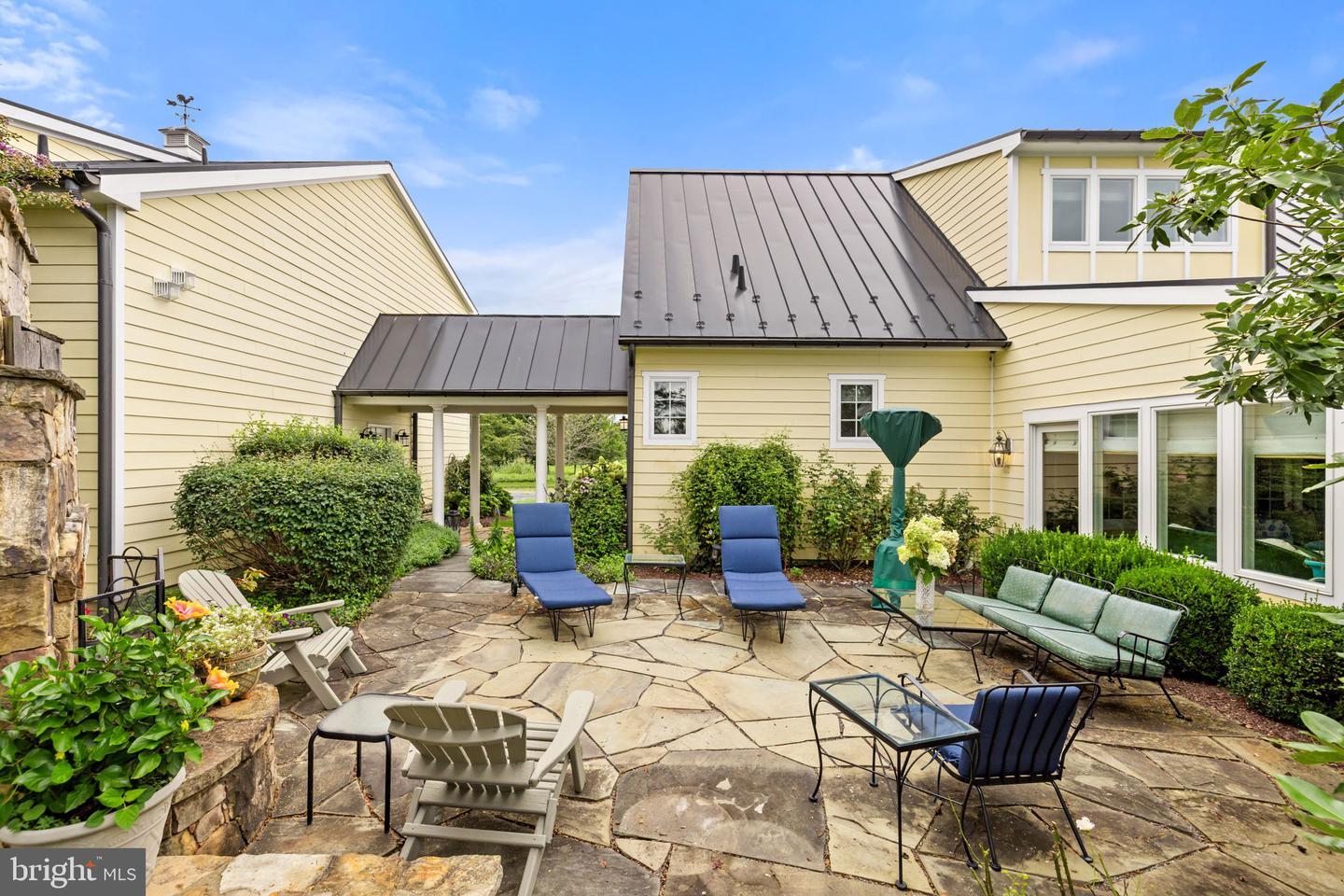 6437 JOHN S MOSBY HWY, MIDDLEBURG, Virginia 20117, 3 Bedrooms Bedrooms, ,2 BathroomsBathrooms,Residential,For sale,6437 JOHN S MOSBY HWY,VAFQ2018402 MLS # VAFQ2018402