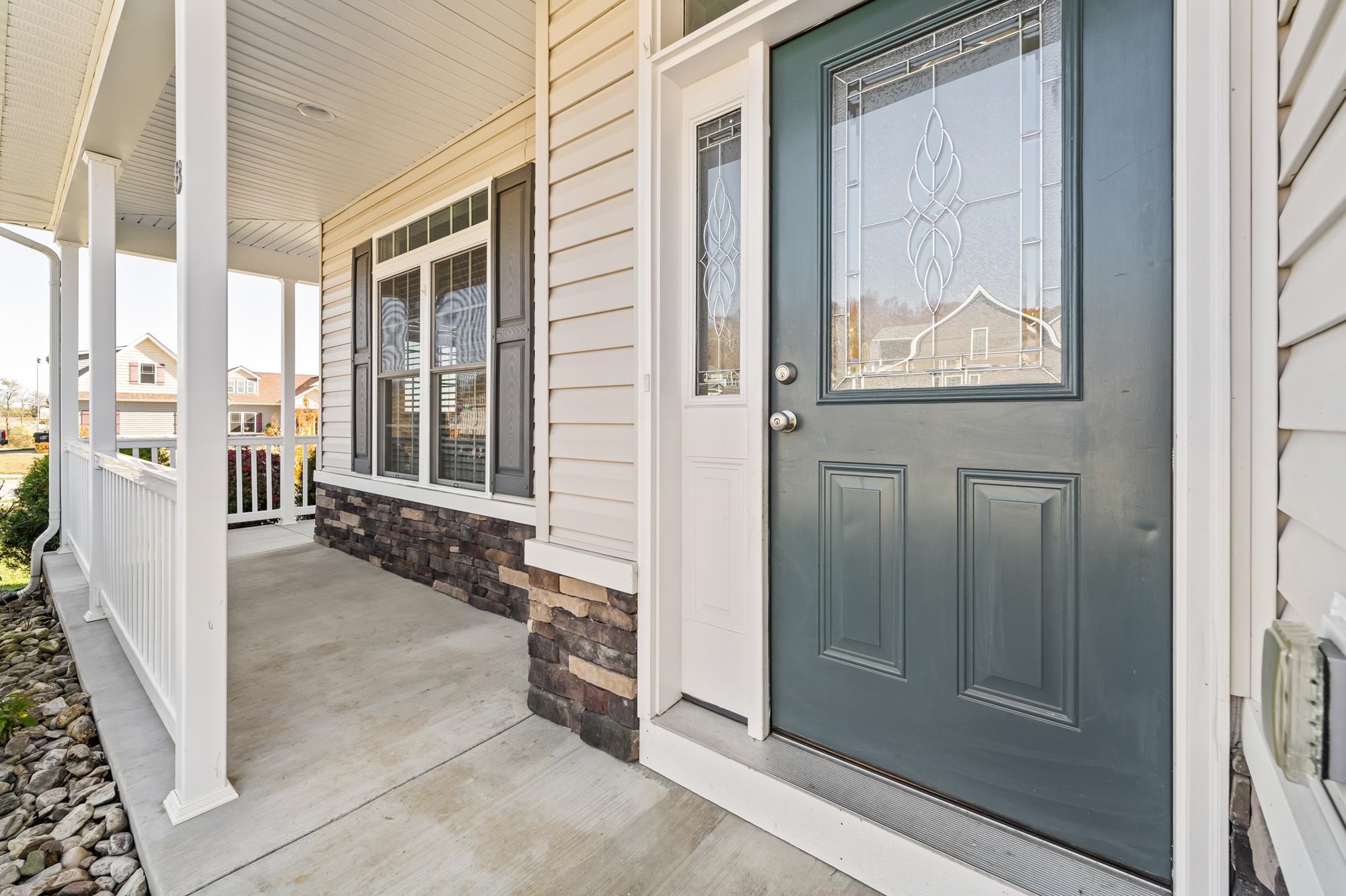 8 MCILWEE LN, STAUNTON, Virginia 24401, 4 Bedrooms Bedrooms, ,3 BathroomsBathrooms,Residential,Walk to Riverheads schools,8 MCILWEE LN,670840 MLS # 670840