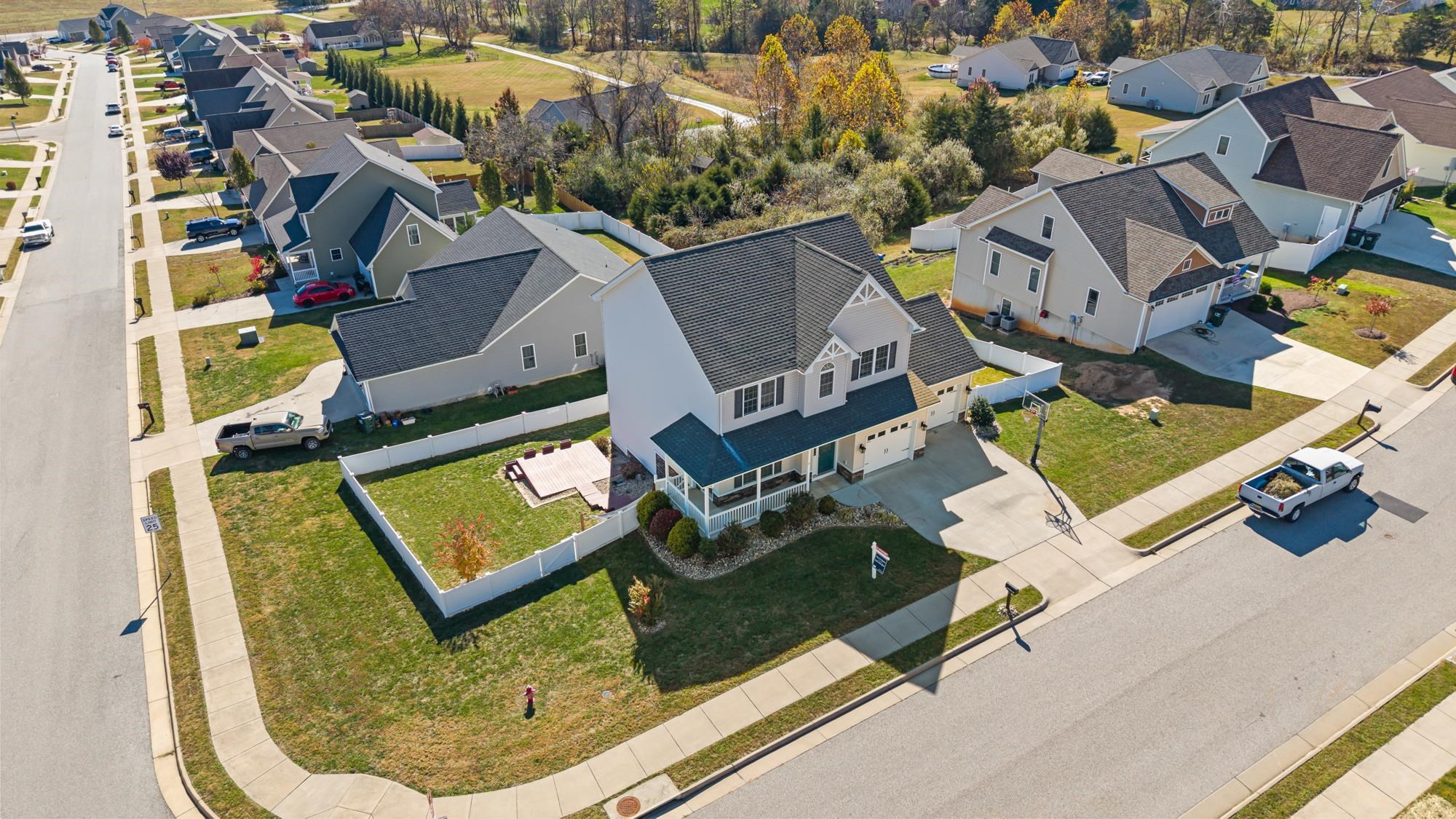 8 MCILWEE LN, STAUNTON, Virginia 24401, 4 Bedrooms Bedrooms, ,3 BathroomsBathrooms,Residential,Walk to Riverheads schools,8 MCILWEE LN,670840 MLS # 670840