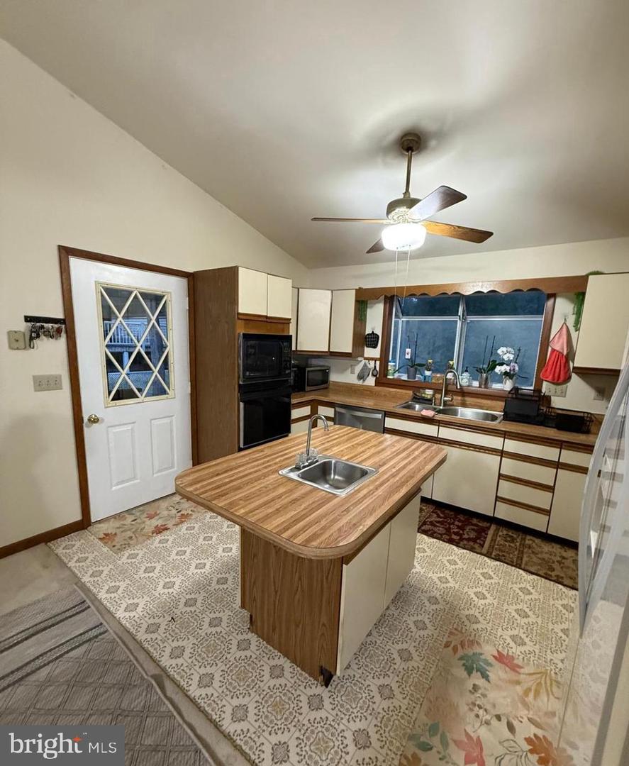 111 BIRCHSIDE, LOCUST GROVE, Virginia 22508, 3 Bedrooms Bedrooms, 6 Rooms Rooms,3 BathroomsBathrooms,Residential,For sale,111 BIRCHSIDE,VAOR2012428 MLS # VAOR2012428