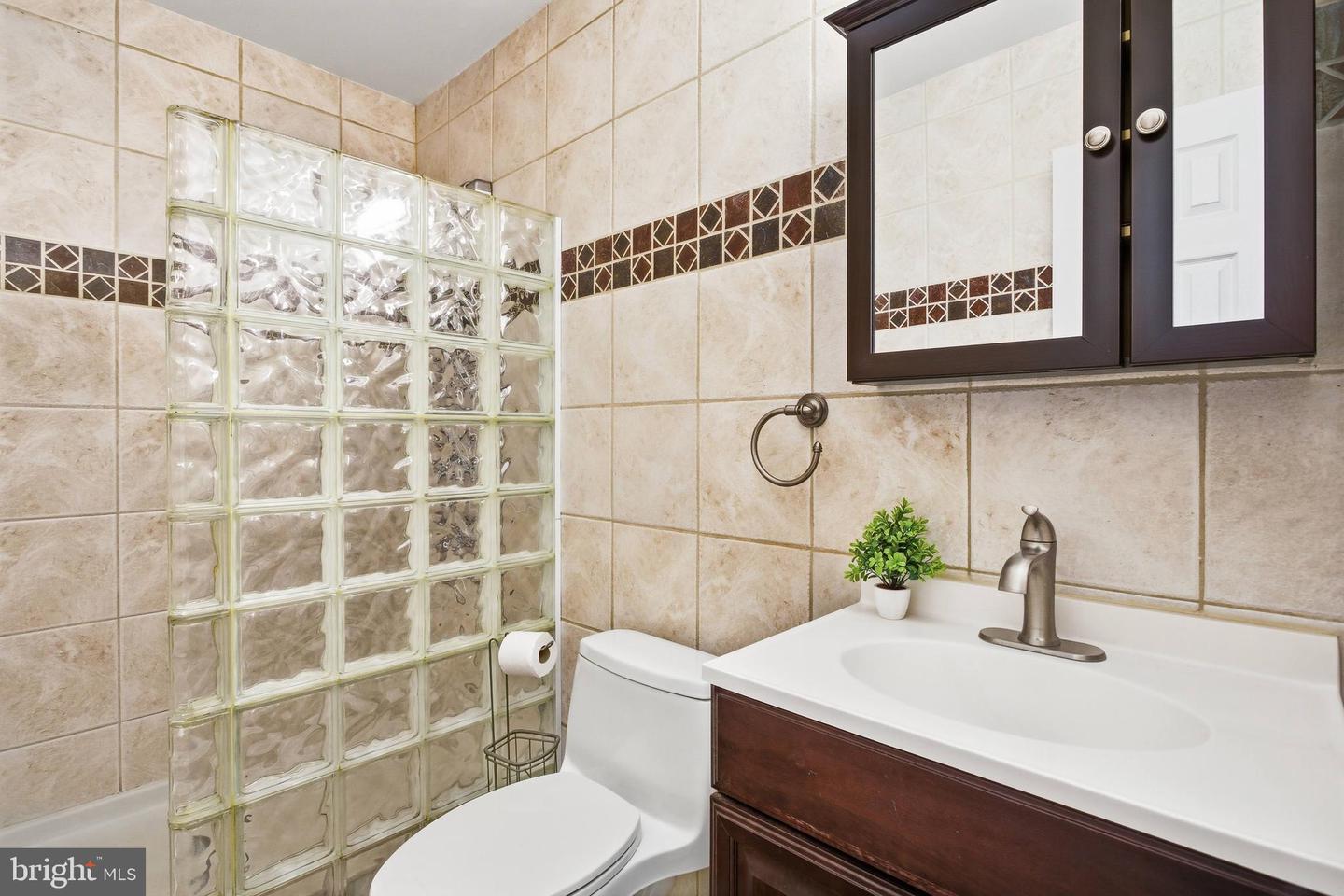 4024 IVA LN, ANNANDALE, Virginia 22003, 4 Bedrooms Bedrooms, ,3 BathroomsBathrooms,Residential,For sale,4024 IVA LN,VAFX2272712 MLS # VAFX2272712 4024 IVA LN, ANNANDALE, Virginia 22003, 4 Bedrooms Bedrooms, ,3 BathroomsBathrooms,Residential,For sale,4024 IVA LN,VAFX2272712 MLS # VAFX2272712