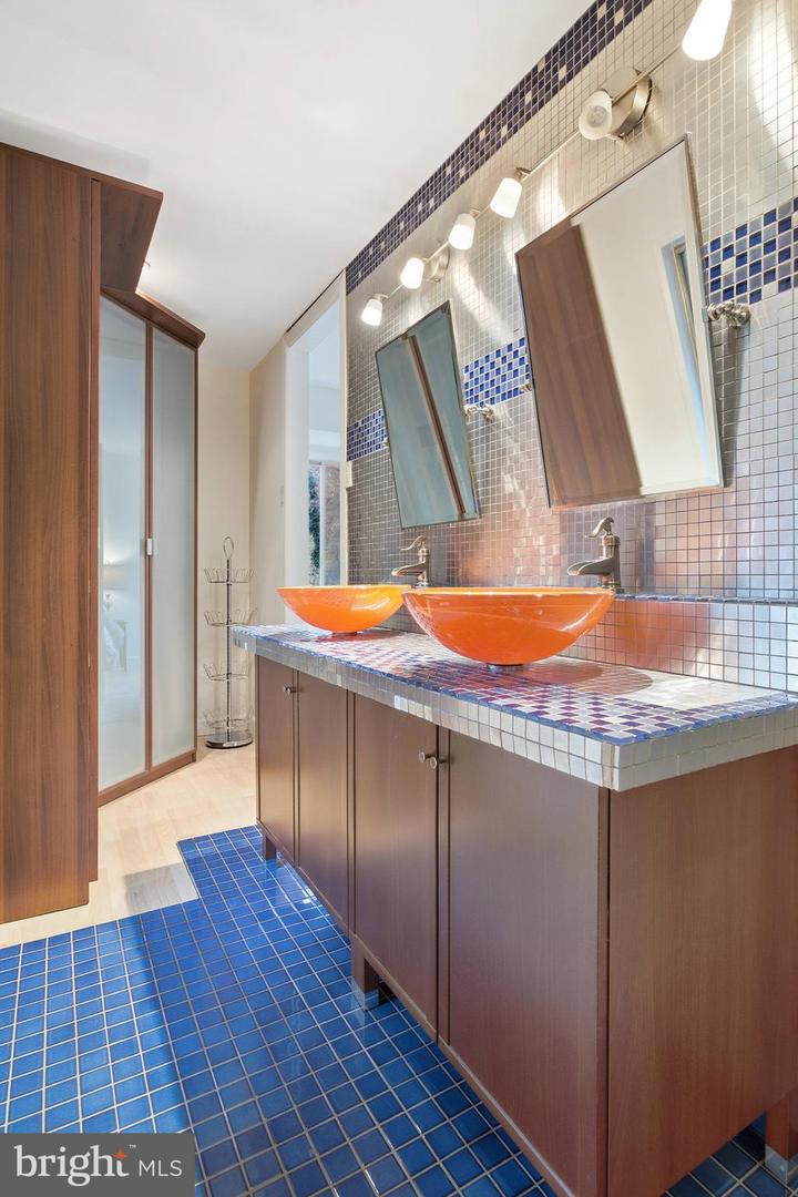 4024 IVA LN, ANNANDALE, Virginia 22003, 4 Bedrooms Bedrooms, ,3 BathroomsBathrooms,Residential,For sale,4024 IVA LN,VAFX2272712 MLS # VAFX2272712 4024 IVA LN, ANNANDALE, Virginia 22003, 4 Bedrooms Bedrooms, ,3 BathroomsBathrooms,Residential,For sale,4024 IVA LN,VAFX2272712 MLS # VAFX2272712