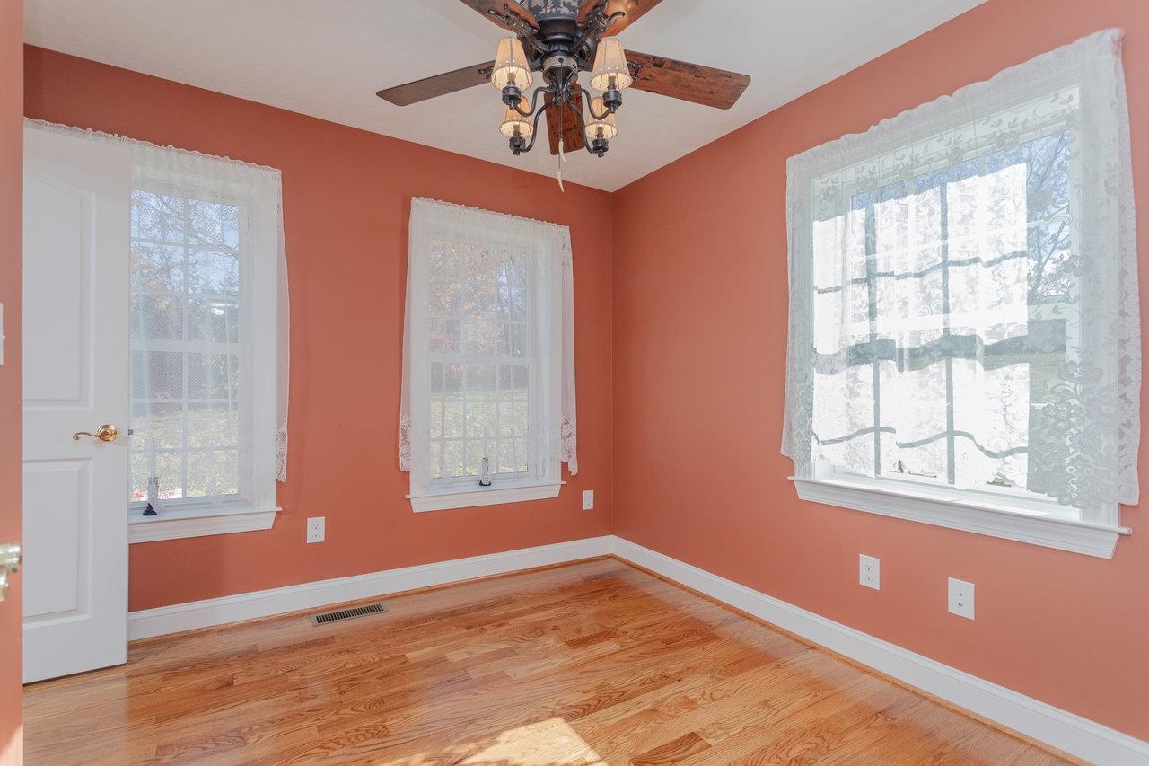 82 SMOKY ROW RD, STAUNTON, Virginia 24401, 3 Bedrooms Bedrooms, ,3 BathroomsBathrooms,Residential,82 SMOKY ROW RD,670848 MLS # 670848