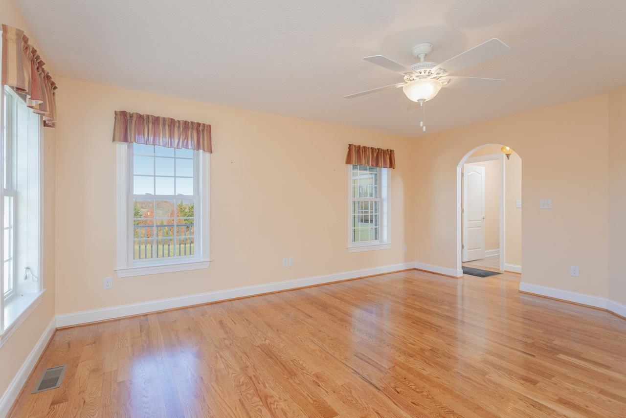 82 SMOKY ROW RD, STAUNTON, Virginia 24401, 3 Bedrooms Bedrooms, ,3 BathroomsBathrooms,Residential,82 SMOKY ROW RD,670848 MLS # 670848