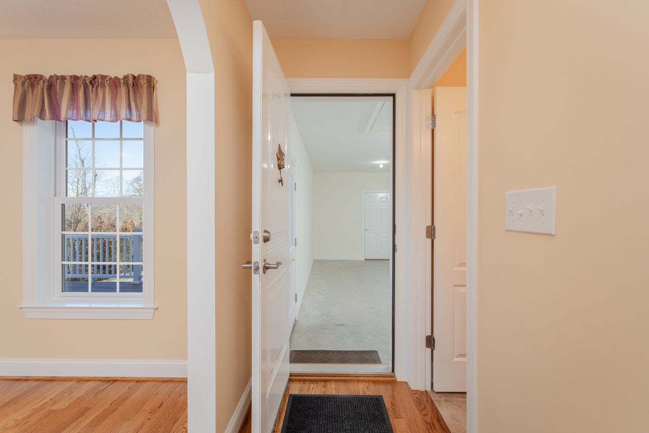 82 SMOKY ROW RD, STAUNTON, Virginia 24401, 3 Bedrooms Bedrooms, ,3 BathroomsBathrooms,Residential,82 SMOKY ROW RD,670848 MLS # 670848