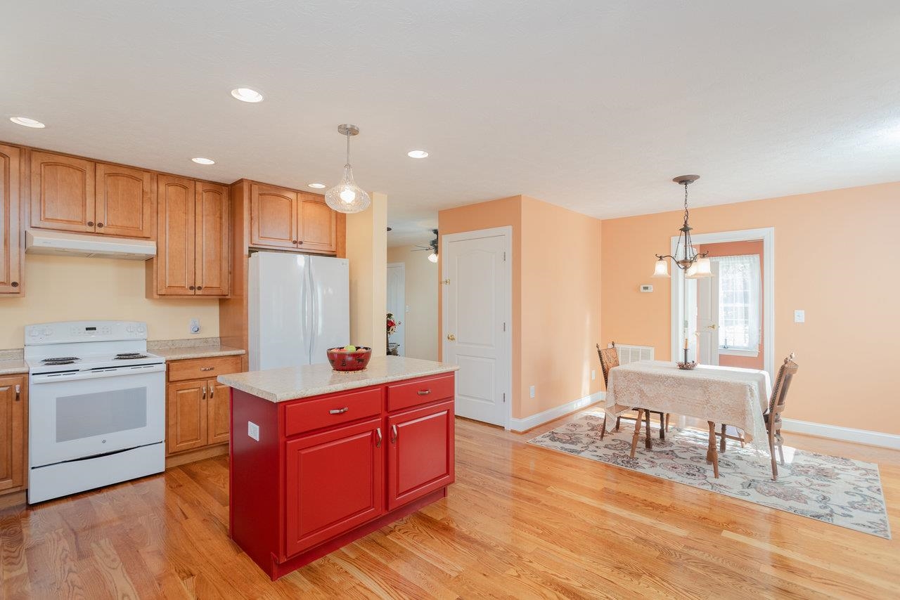 82 SMOKY ROW RD, STAUNTON, Virginia 24401, 3 Bedrooms Bedrooms, ,3 BathroomsBathrooms,Residential,82 SMOKY ROW RD,670848 MLS # 670848