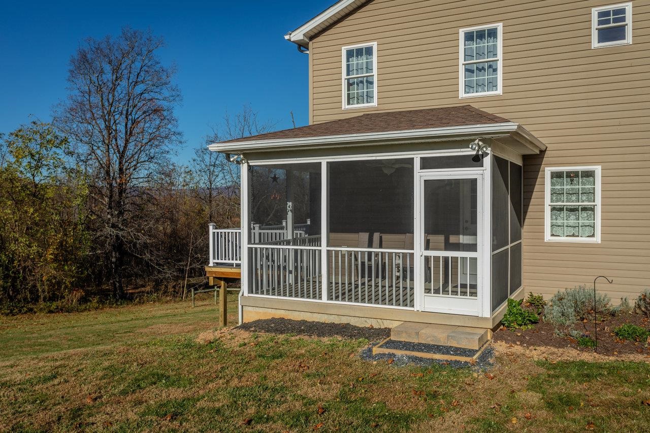 82 SMOKY ROW RD, STAUNTON, Virginia 24401, 3 Bedrooms Bedrooms, ,3 BathroomsBathrooms,Residential,82 SMOKY ROW RD,670848 MLS # 670848