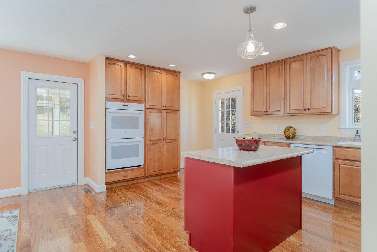 82 SMOKY ROW RD, STAUNTON, Virginia 24401, 3 Bedrooms Bedrooms, ,3 BathroomsBathrooms,Residential,82 SMOKY ROW RD,670848 MLS # 670848