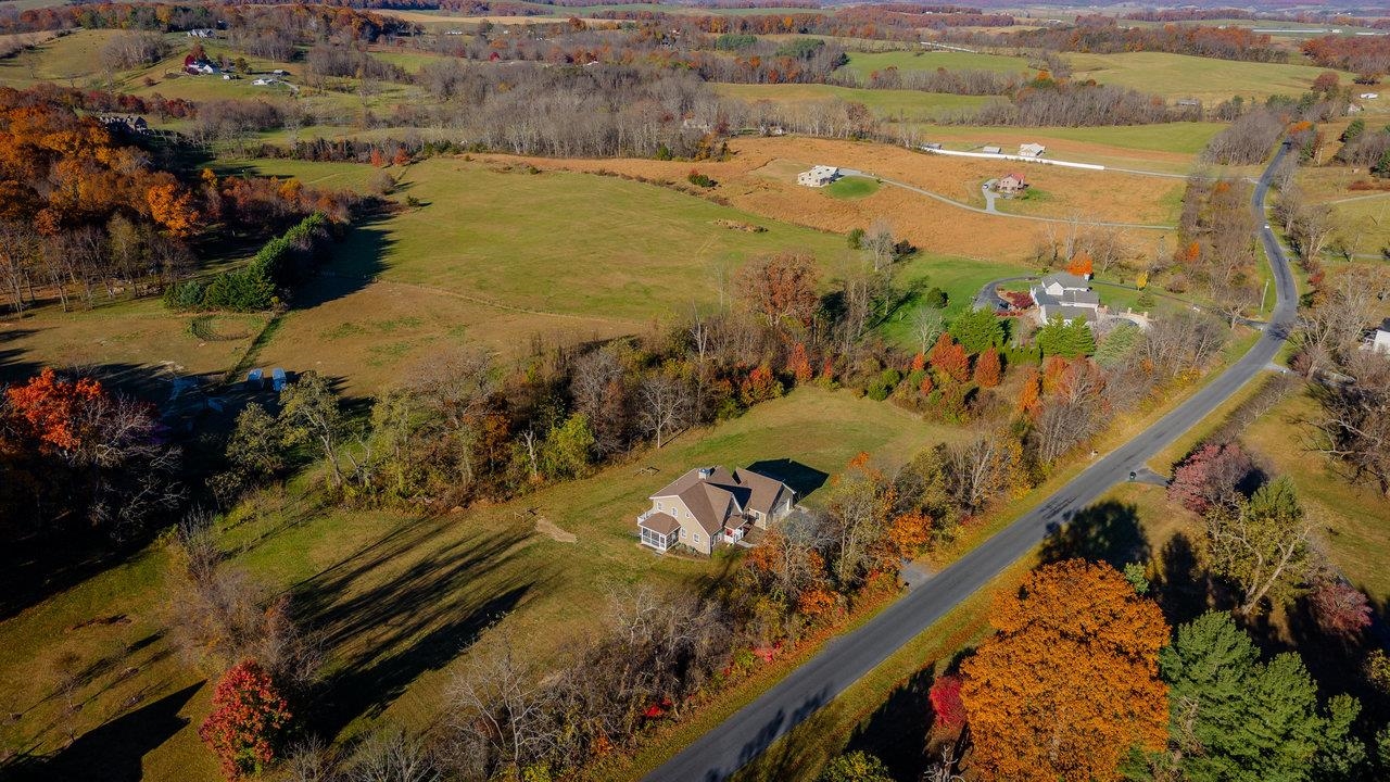 82 SMOKY ROW RD, STAUNTON, Virginia 24401, 3 Bedrooms Bedrooms, ,3 BathroomsBathrooms,Residential,82 SMOKY ROW RD,670848 MLS # 670848