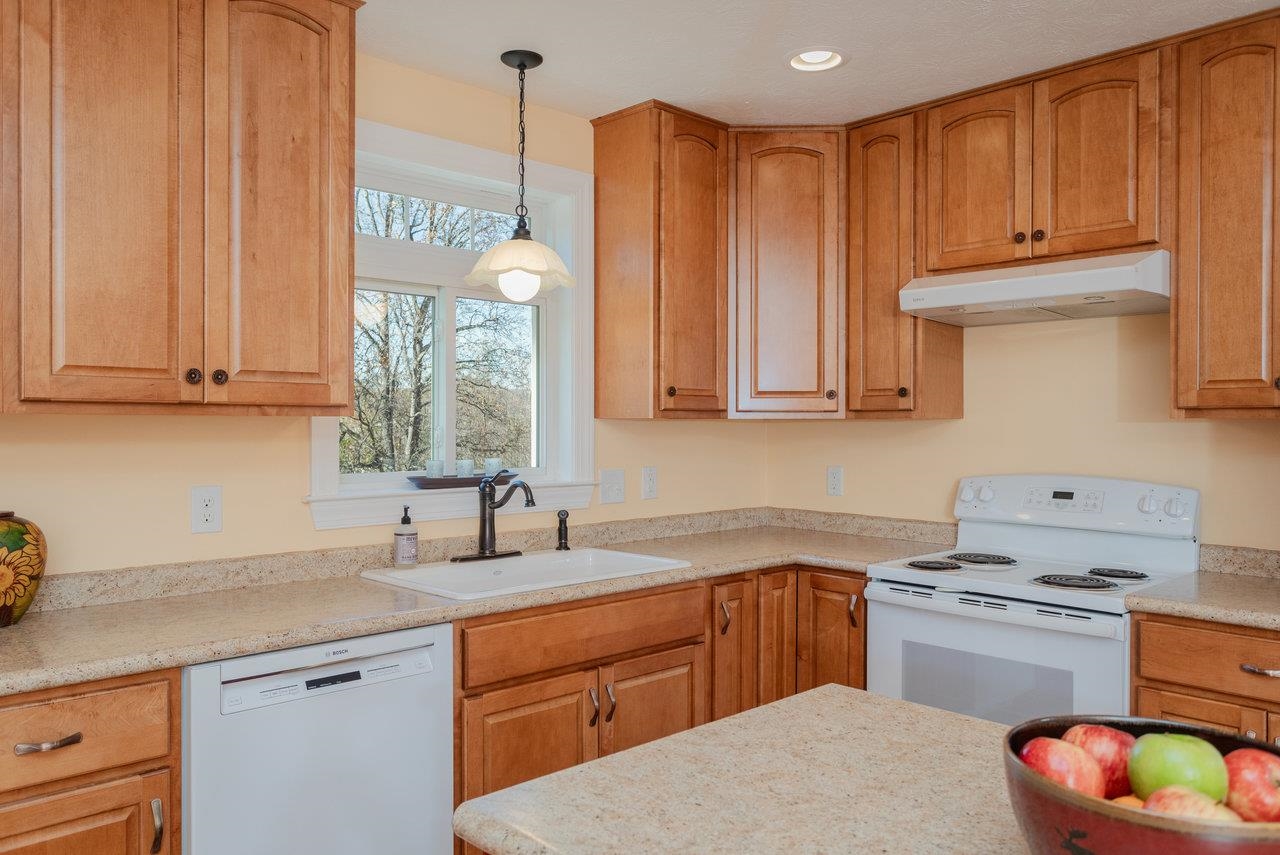 82 SMOKY ROW RD, STAUNTON, Virginia 24401, 3 Bedrooms Bedrooms, ,3 BathroomsBathrooms,Residential,82 SMOKY ROW RD,670848 MLS # 670848