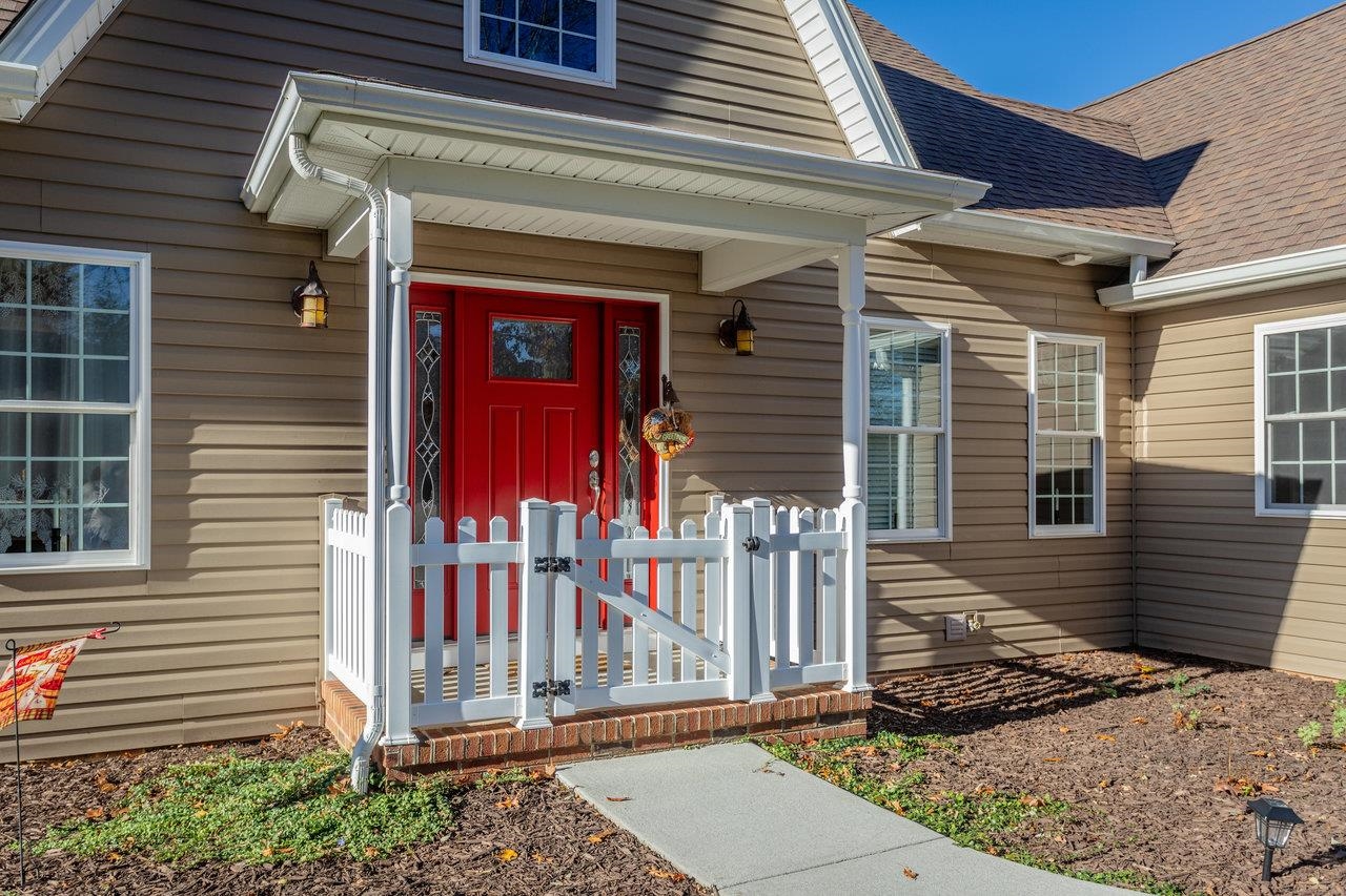 82 SMOKY ROW RD, STAUNTON, Virginia 24401, 3 Bedrooms Bedrooms, ,3 BathroomsBathrooms,Residential,82 SMOKY ROW RD,670848 MLS # 670848