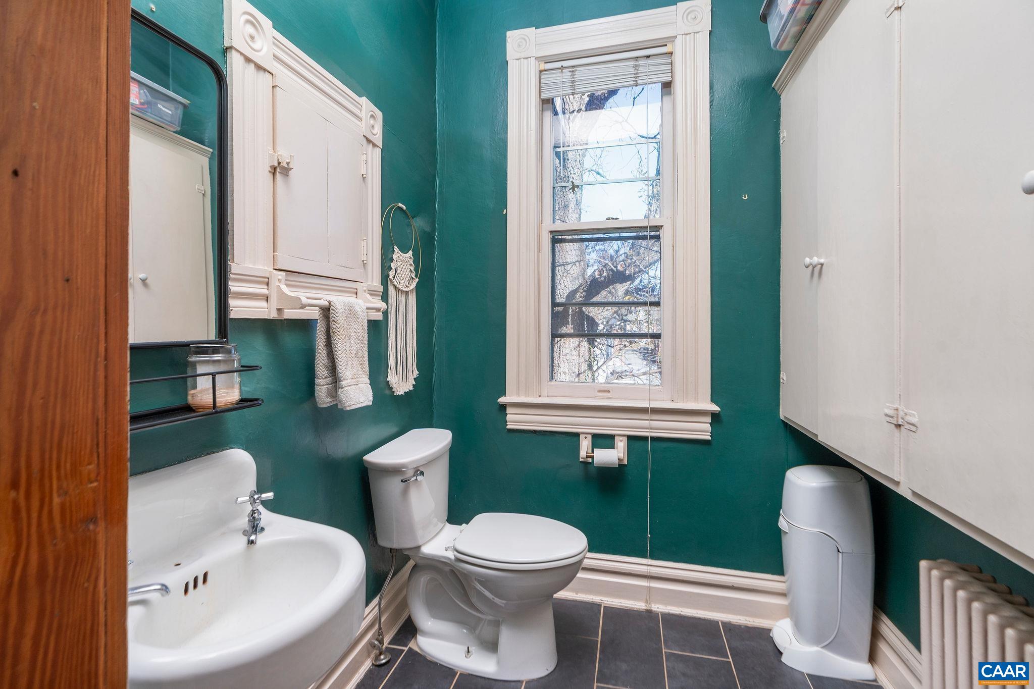 501 W JOHNSON ST, STAUNTON, Virginia 24401, 4 Bedrooms Bedrooms, ,1 BathroomBathrooms,Residential,501 W JOHNSON ST,670868 MLS # 670868 501 W JOHNSON ST, STAUNTON, Virginia 24401, 4 Bedrooms Bedrooms, ,1 BathroomBathrooms,Residential,501 W JOHNSON ST,670868 MLS # 670868