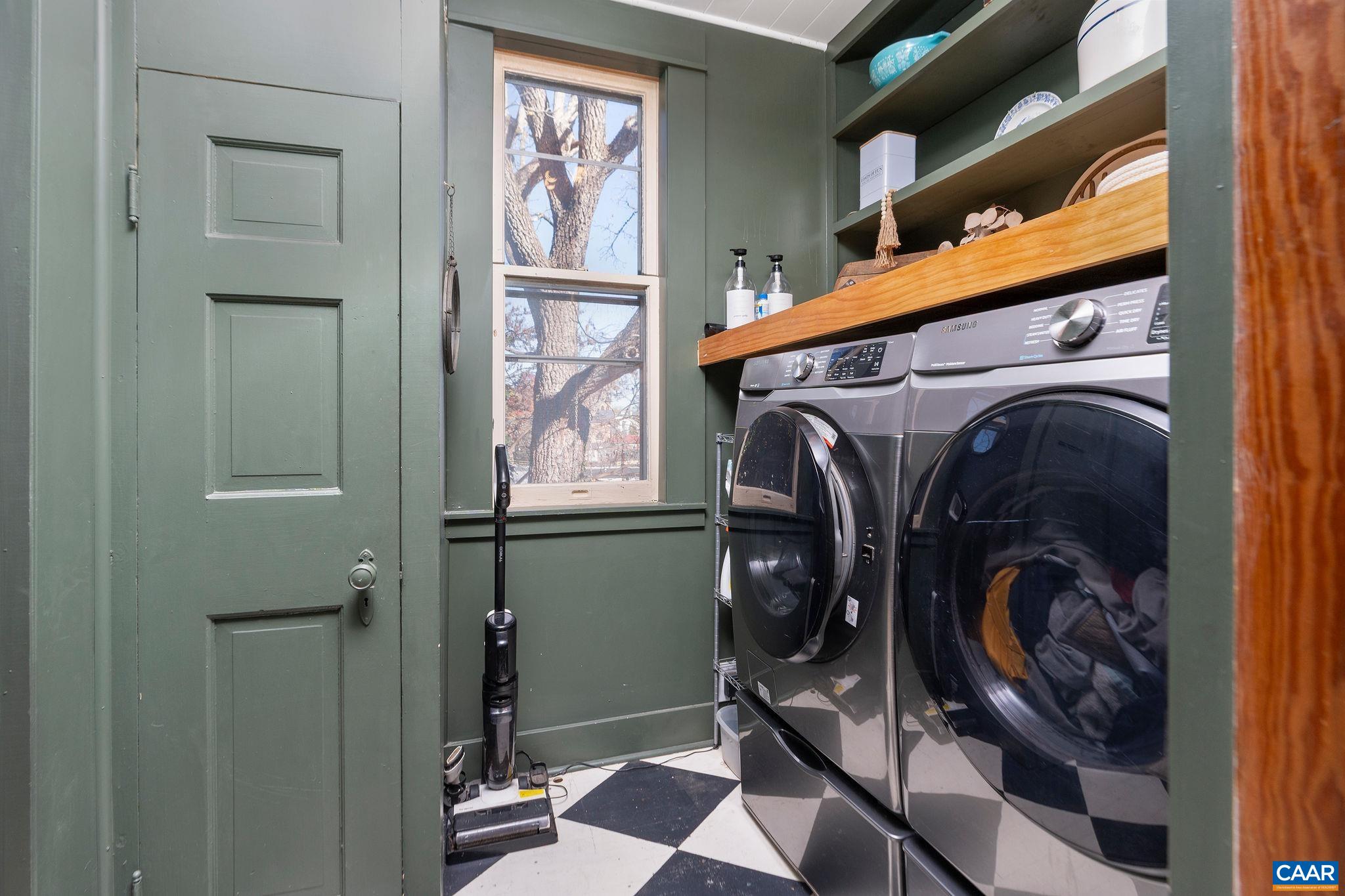 501 W JOHNSON ST, STAUNTON, Virginia 24401, 4 Bedrooms Bedrooms, ,1 BathroomBathrooms,Residential,501 W JOHNSON ST,670868 MLS # 670868 501 W JOHNSON ST, STAUNTON, Virginia 24401, 4 Bedrooms Bedrooms, ,1 BathroomBathrooms,Residential,501 W JOHNSON ST,670868 MLS # 670868