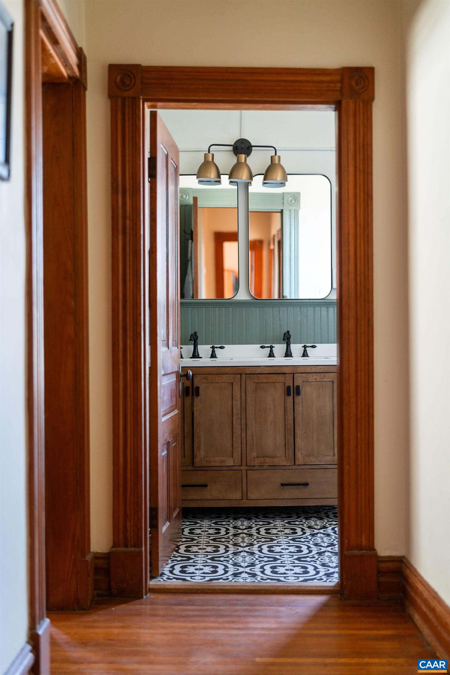 501 W JOHNSON ST, STAUNTON, Virginia 24401, 4 Bedrooms Bedrooms, ,1 BathroomBathrooms,Residential,501 W JOHNSON ST,670868 MLS # 670868 501 W JOHNSON ST, STAUNTON, Virginia 24401, 4 Bedrooms Bedrooms, ,1 BathroomBathrooms,Residential,501 W JOHNSON ST,670868 MLS # 670868