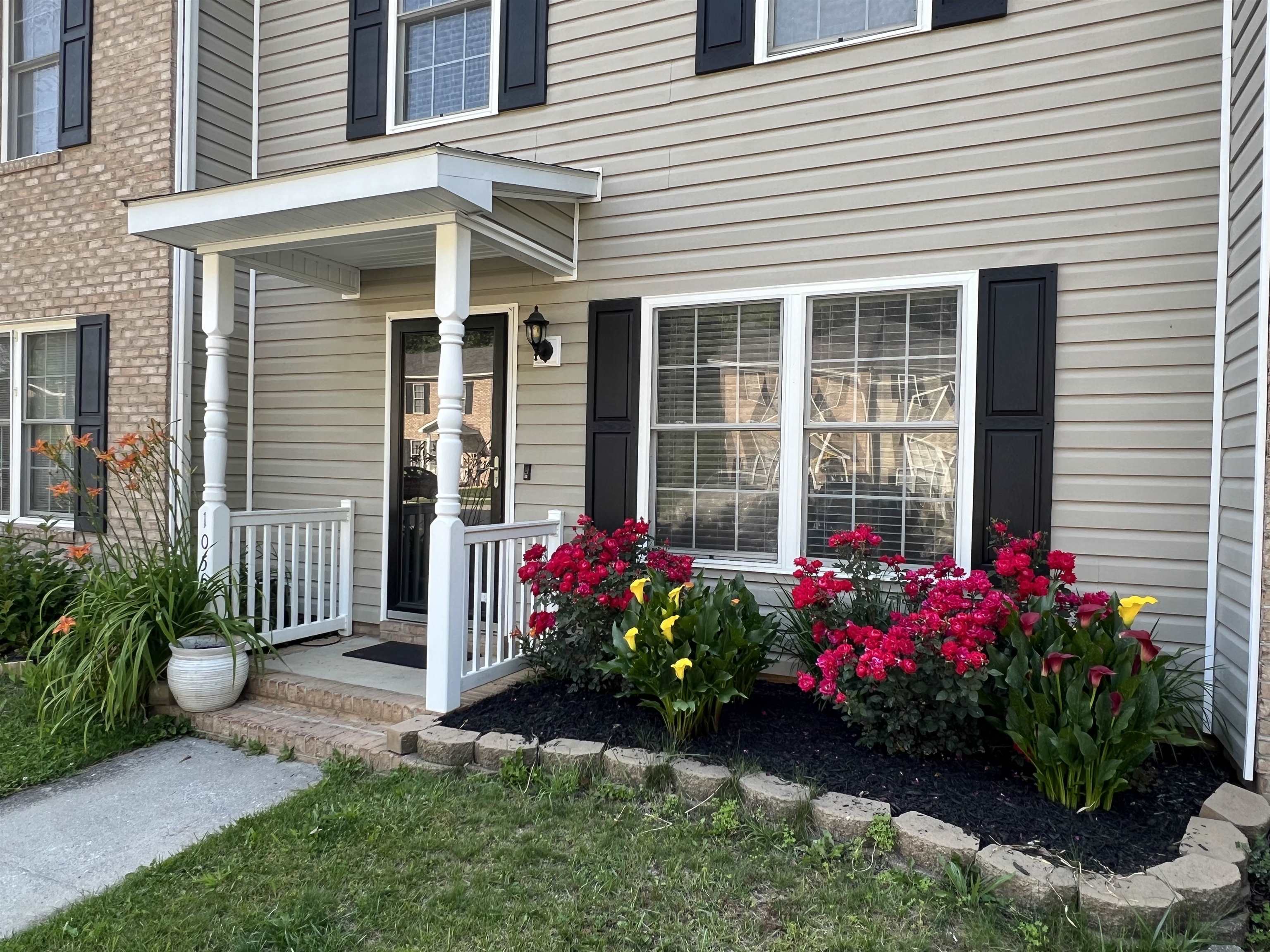 105 13TH ST, GROTTOES, Virginia 24441, 3 Bedrooms Bedrooms, ,2 BathroomsBathrooms,Residential,105 13TH ST,670880 MLS # 670880