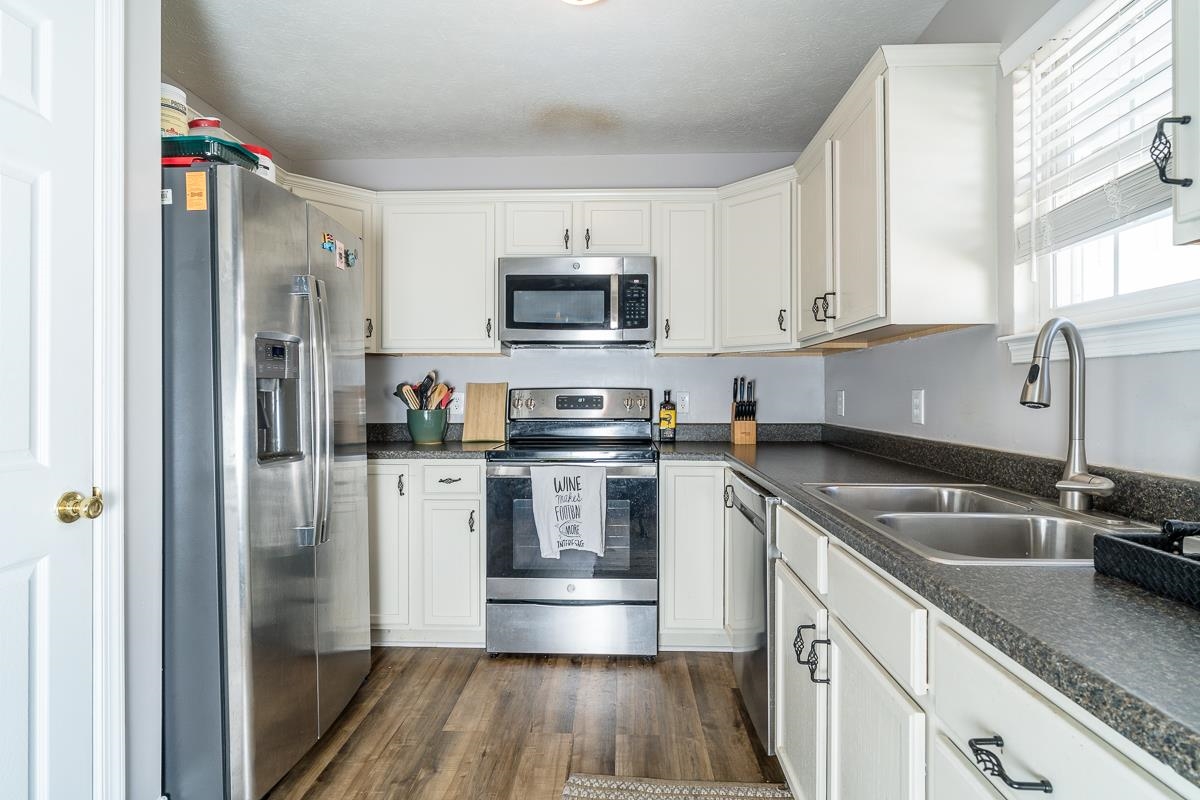 105 13TH ST, GROTTOES, Virginia 24441, 3 Bedrooms Bedrooms, ,2 BathroomsBathrooms,Residential,105 13TH ST,670880 MLS # 670880