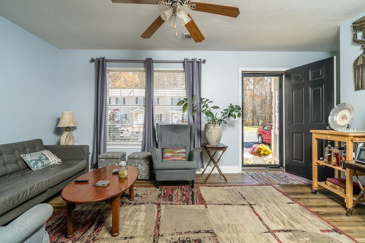 105 13TH ST, GROTTOES, Virginia 24441, 3 Bedrooms Bedrooms, ,2 BathroomsBathrooms,Residential,105 13TH ST,670880 MLS # 670880