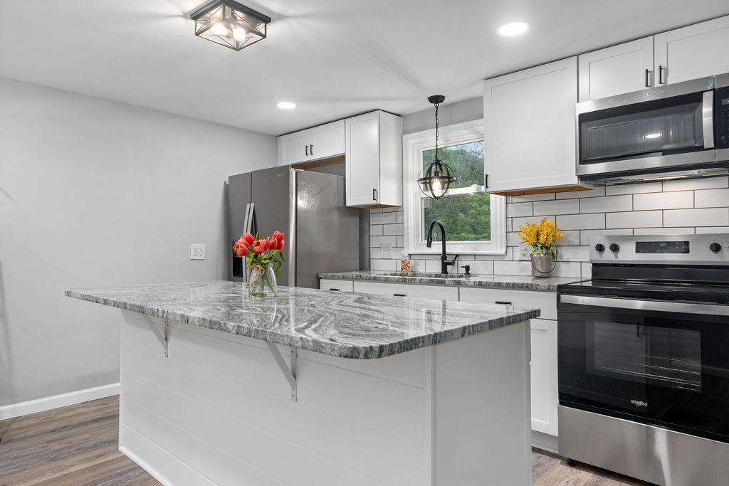 14372 SOUTH EAST SIDE HWY, GROTTOES, Virginia 24401, 4 Bedrooms Bedrooms, ,2 BathroomsBathrooms,Residential,14372 SOUTH EAST SIDE HWY,670881 MLS # 670881 14372 SOUTH EAST SIDE HWY, GROTTOES, Virginia 24401, 4 Bedrooms Bedrooms, ,2 BathroomsBathrooms,Residential,14372 SOUTH EAST SIDE HWY,670881 MLS # 670881