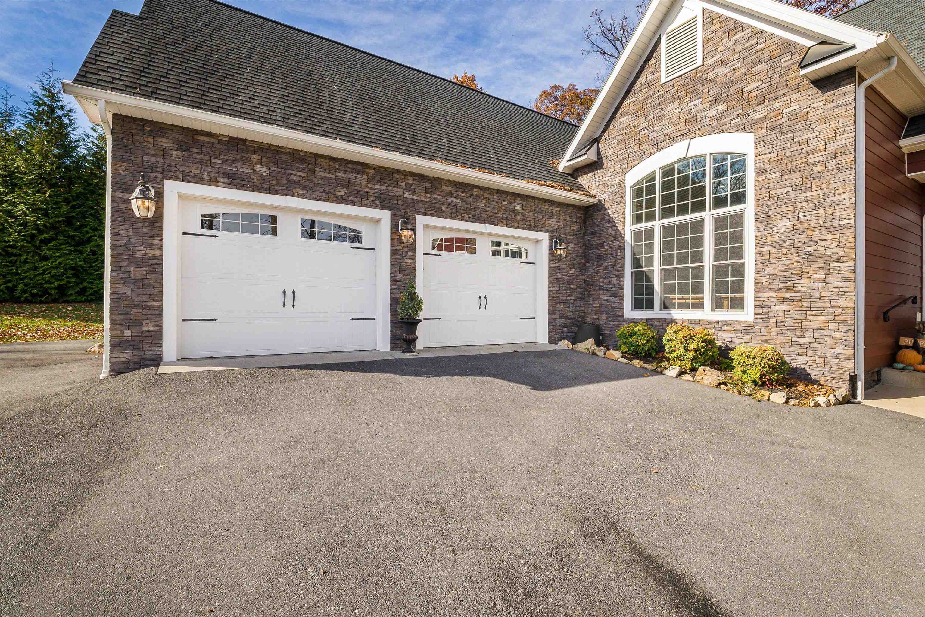 124 STEEPLECHASE DR, PENN LAIRD, Virginia 22846, 5 Bedrooms Bedrooms, ,2 BathroomsBathrooms,Residential,124 STEEPLECHASE DR,670883 MLS # 670883 124 STEEPLECHASE DR, PENN LAIRD, Virginia 22846, 5 Bedrooms Bedrooms, ,2 BathroomsBathrooms,Residential,124 STEEPLECHASE DR,670883 MLS # 670883