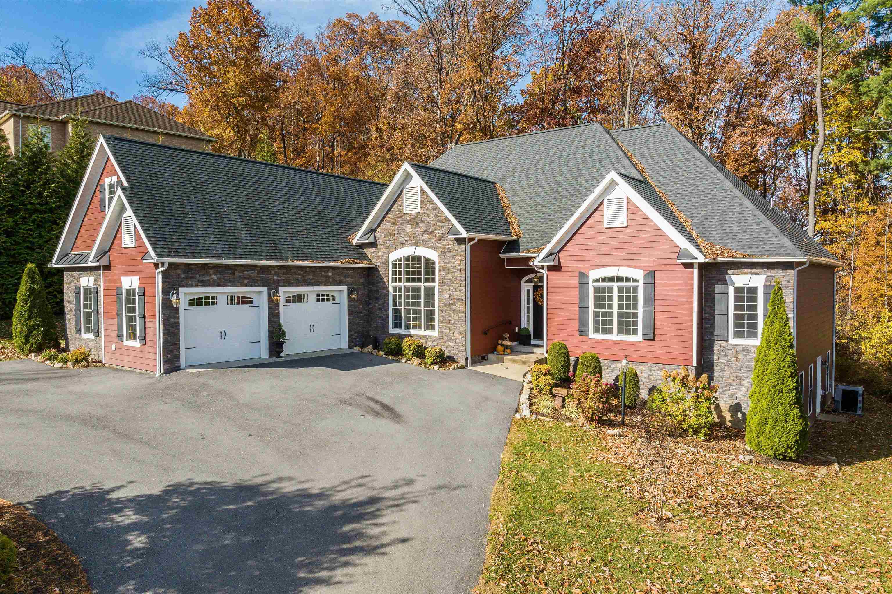 124 STEEPLECHASE DR, PENN LAIRD, Virginia 22846, 5 Bedrooms Bedrooms, ,2 BathroomsBathrooms,Residential,124 STEEPLECHASE DR,670883 MLS # 670883