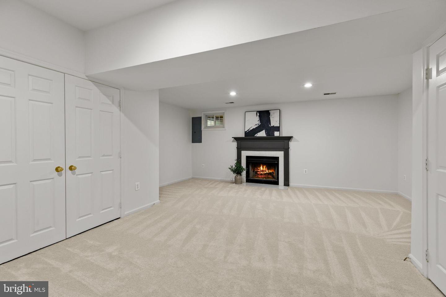 6223 WALKERS CROFT WAY, ALEXANDRIA, Virginia 22315, 2 Bedrooms Bedrooms, 5 Rooms Rooms,2 BathroomsBathrooms,Residential,For sale,6223 WALKERS CROFT WAY,VAFX2275234 MLS # VAFX2275234 6223 WALKERS CROFT WAY, ALEXANDRIA, Virginia 22315, 2 Bedrooms Bedrooms, 5 Rooms Rooms,2 BathroomsBathrooms,Residential,For sale,6223 WALKERS CROFT WAY,VAFX2275234 MLS # VAFX2275234