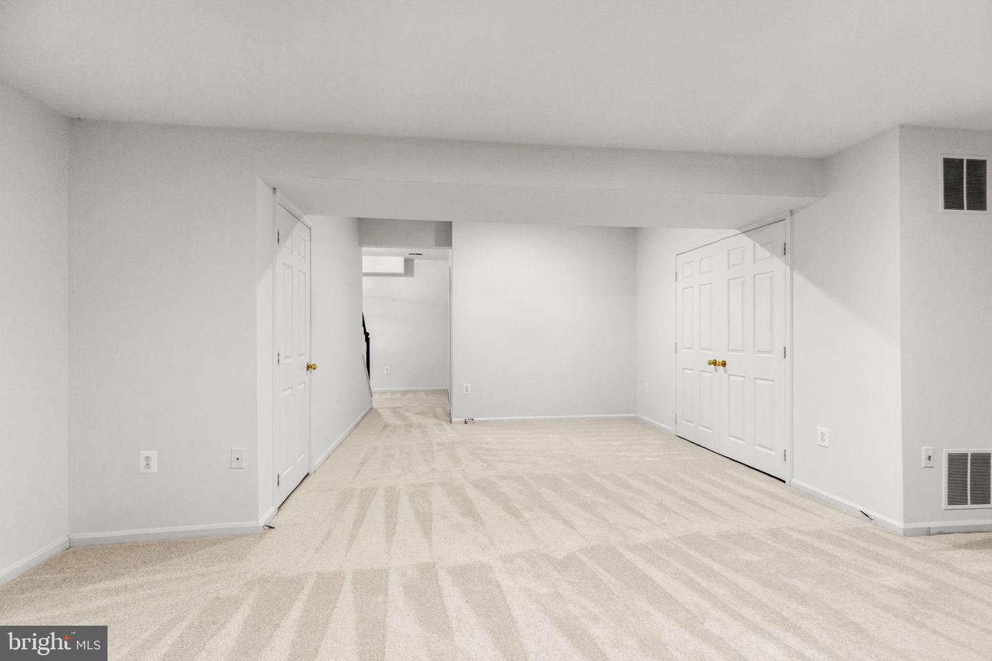 6223 WALKERS CROFT WAY, ALEXANDRIA, Virginia 22315, 2 Bedrooms Bedrooms, 5 Rooms Rooms,2 BathroomsBathrooms,Residential,For sale,6223 WALKERS CROFT WAY,VAFX2275234 MLS # VAFX2275234 6223 WALKERS CROFT WAY, ALEXANDRIA, Virginia 22315, 2 Bedrooms Bedrooms, 5 Rooms Rooms,2 BathroomsBathrooms,Residential,For sale,6223 WALKERS CROFT WAY,VAFX2275234 MLS # VAFX2275234