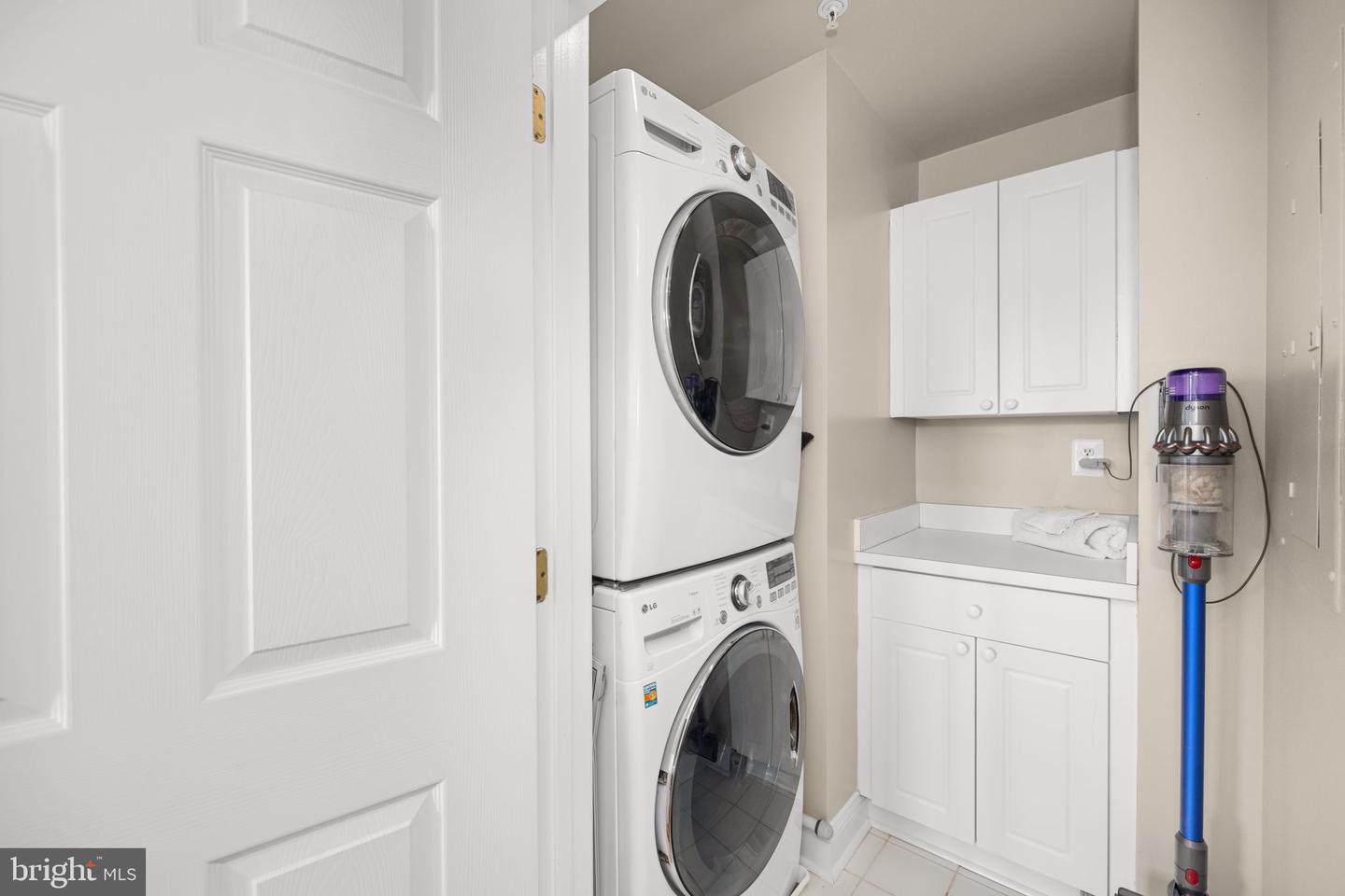 11776 STRATFORD HOUSE PL #907, RESTON, Virginia 20190, 2 Bedrooms Bedrooms, ,2 BathroomsBathrooms,Residential,For sale,11776 STRATFORD HOUSE PL #907,VAFX2276250 MLS # VAFX2276250 11776 STRATFORD HOUSE PL #907, RESTON, Virginia 20190, 2 Bedrooms Bedrooms, ,2 BathroomsBathrooms,Residential,For sale,11776 STRATFORD HOUSE PL #907,VAFX2276250 MLS # VAFX2276250