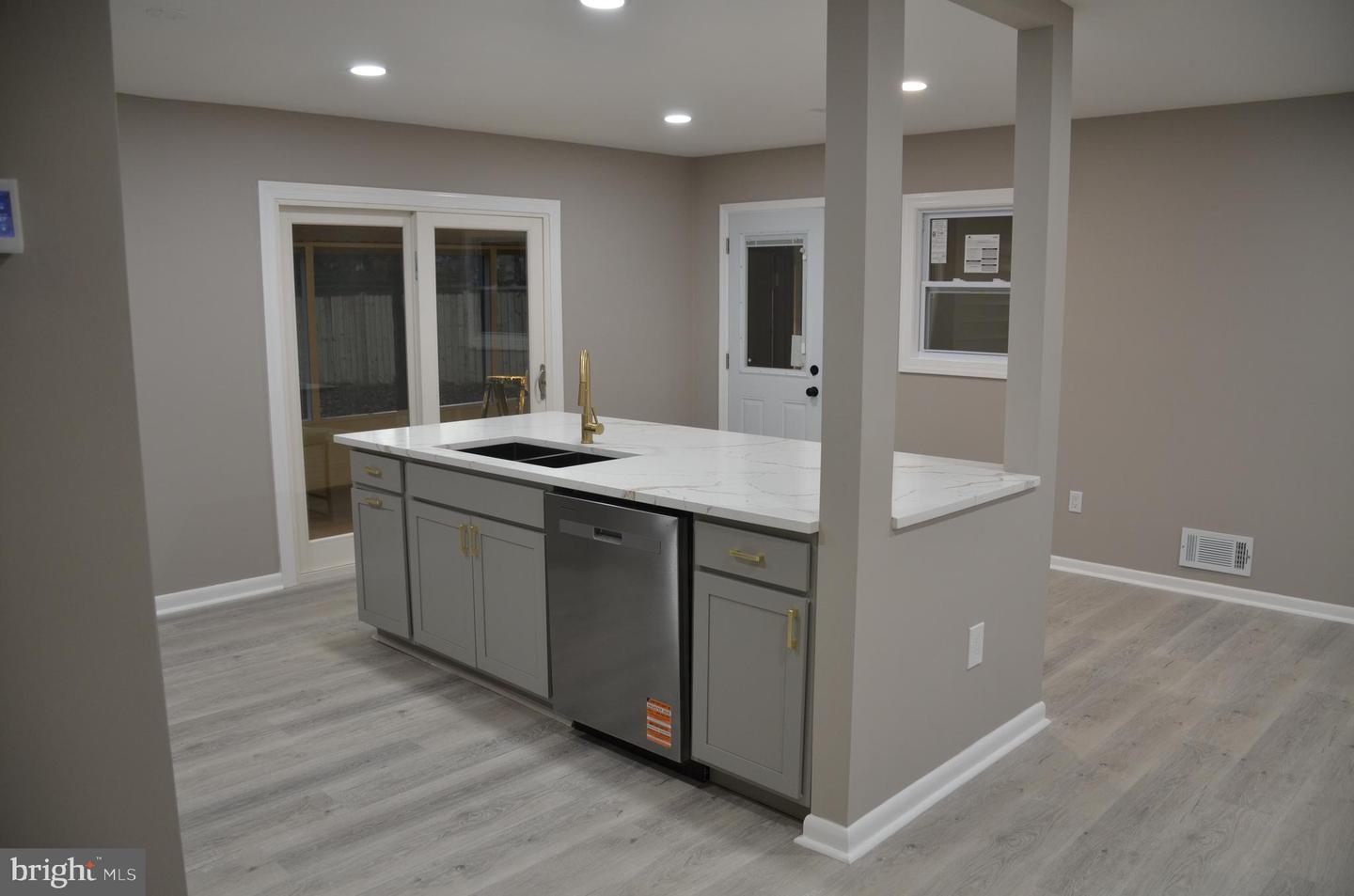 4407 PICOT RD, ALEXANDRIA, Virginia 22310, 5 Bedrooms Bedrooms, ,3 BathroomsBathrooms,Residential,For sale,4407 PICOT RD,VAFX2276472 MLS # VAFX2276472 4407 PICOT RD, ALEXANDRIA, Virginia 22310, 5 Bedrooms Bedrooms, ,3 BathroomsBathrooms,Residential,For sale,4407 PICOT RD,VAFX2276472 MLS # VAFX2276472