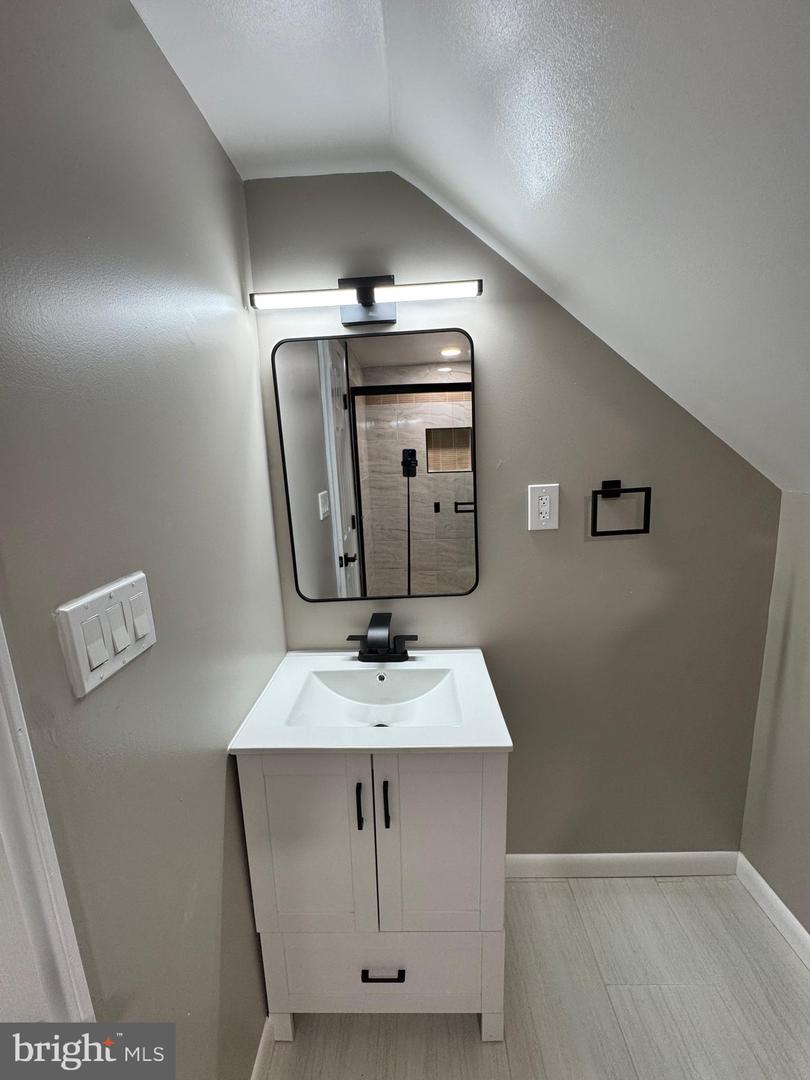 4407 PICOT RD, ALEXANDRIA, Virginia 22310, 5 Bedrooms Bedrooms, ,3 BathroomsBathrooms,Residential,For sale,4407 PICOT RD,VAFX2276472 MLS # VAFX2276472 4407 PICOT RD, ALEXANDRIA, Virginia 22310, 5 Bedrooms Bedrooms, ,3 BathroomsBathrooms,Residential,For sale,4407 PICOT RD,VAFX2276472 MLS # VAFX2276472