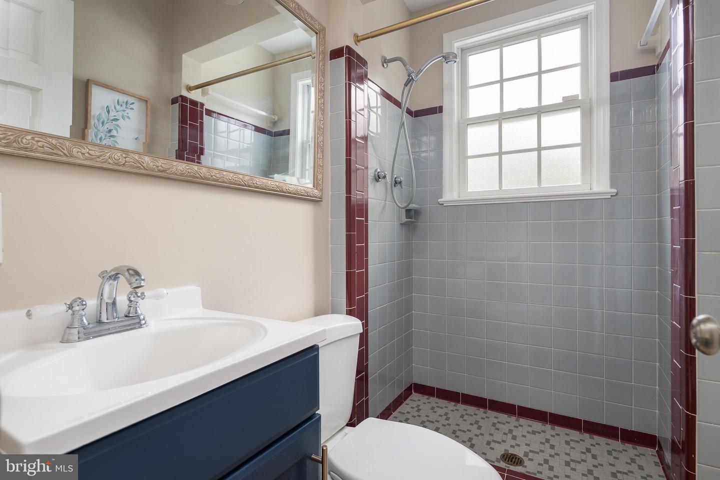 3654 N OAKLAND ST, ARLINGTON, Virginia 22207, 4 Bedrooms Bedrooms, 10 Rooms Rooms,3 BathroomsBathrooms,Residential,For sale,3654 N OAKLAND ST,VAAR2065456 MLS # VAAR2065456