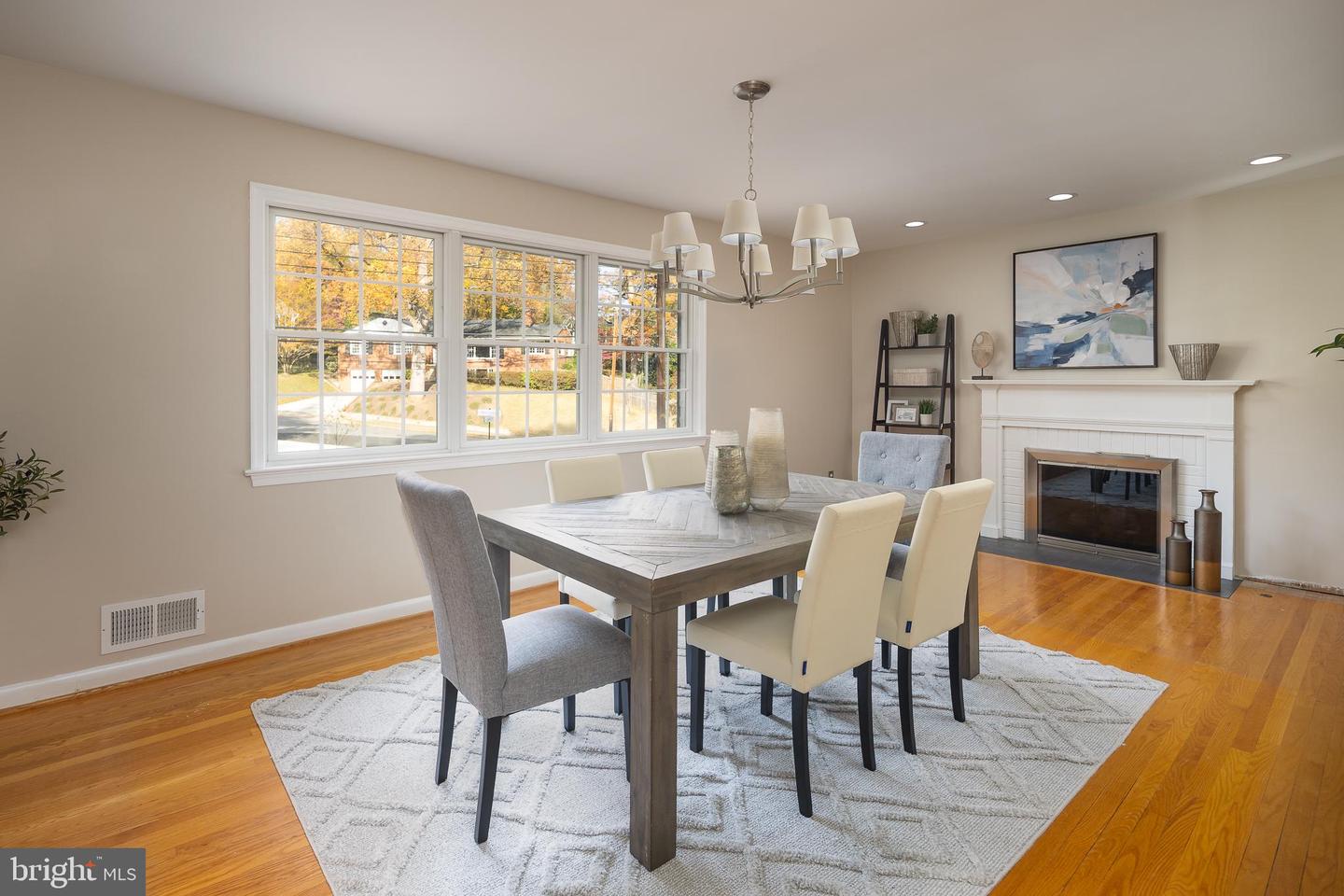 3654 N OAKLAND ST, ARLINGTON, Virginia 22207, 4 Bedrooms Bedrooms, 10 Rooms Rooms,3 BathroomsBathrooms,Residential,For sale,3654 N OAKLAND ST,VAAR2065456 MLS # VAAR2065456