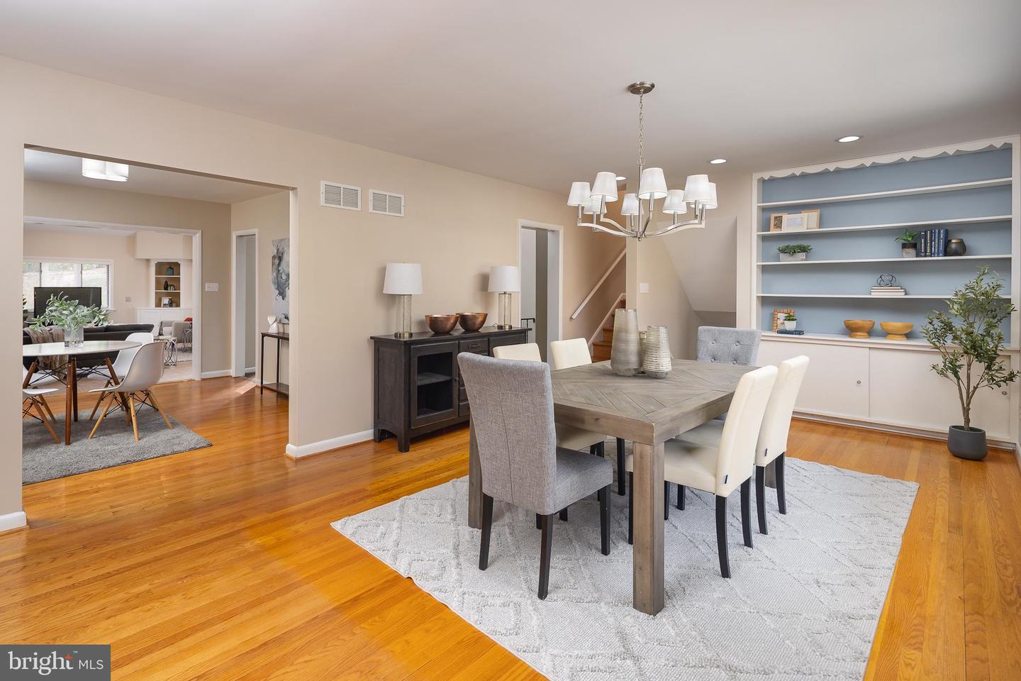 3654 N OAKLAND ST, ARLINGTON, Virginia 22207, 4 Bedrooms Bedrooms, 10 Rooms Rooms,3 BathroomsBathrooms,Residential,For sale,3654 N OAKLAND ST,VAAR2065456 MLS # VAAR2065456