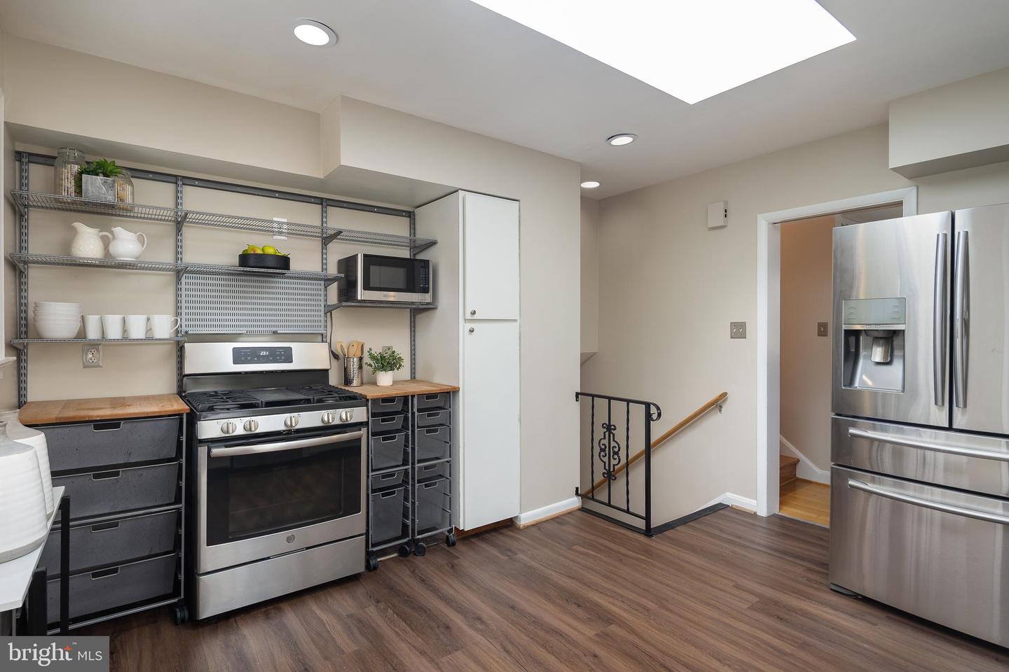 3654 N OAKLAND ST, ARLINGTON, Virginia 22207, 4 Bedrooms Bedrooms, 10 Rooms Rooms,3 BathroomsBathrooms,Residential,For sale,3654 N OAKLAND ST,VAAR2065456 MLS # VAAR2065456